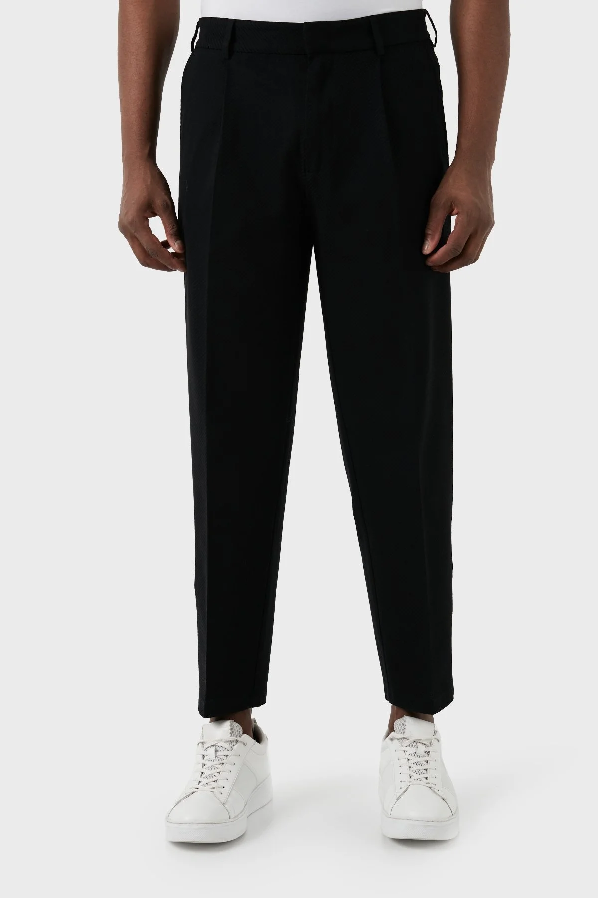 Emporio Armani Jakarlı Pileli Straight Cut Pamuklu Erkek Pantolon 3D1PT8 1JGYZ F015 SİYAH - 1