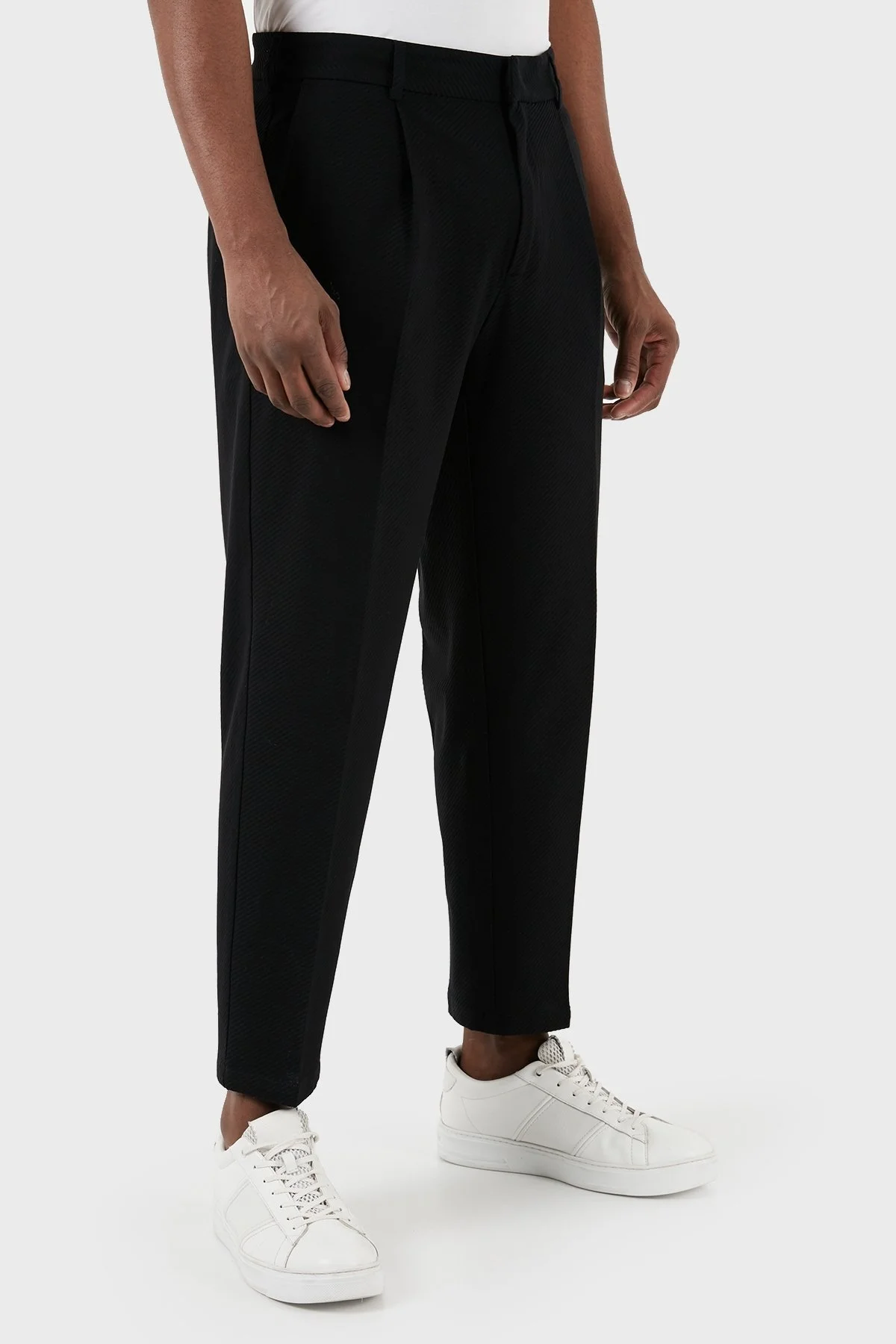 Emporio Armani Jakarlı Pileli Straight Cut Pamuklu Erkek Pantolon 3D1PT8 1JGYZ F015 SİYAH - 2