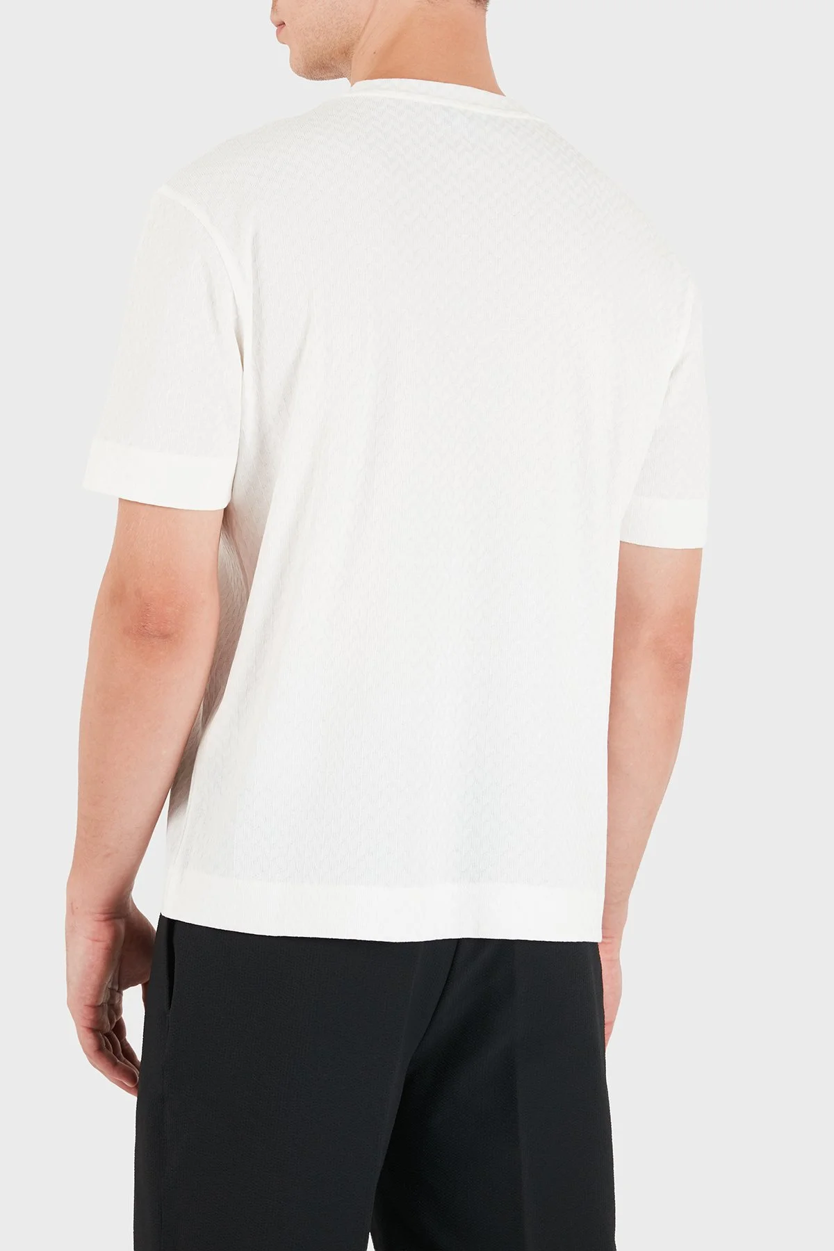 Emporio Armani Jakarlı Regular Fit Bisiklet Yaka Erkek T Shirt EM007038 AF10762 F0240 Beyaz - 3