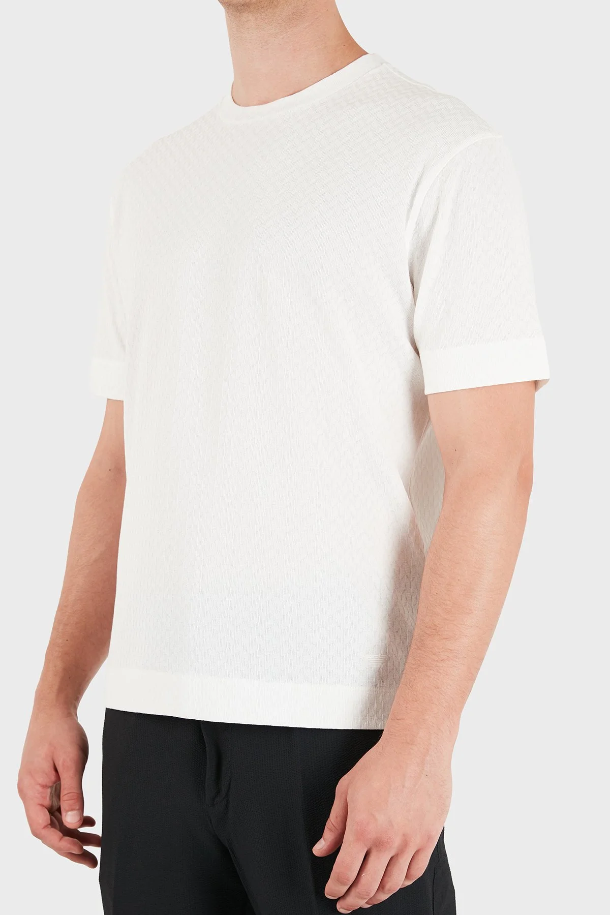Emporio Armani Jakarlı Regular Fit Bisiklet Yaka Erkek T Shirt EM007038 AF10762 F0240 Beyaz - 4