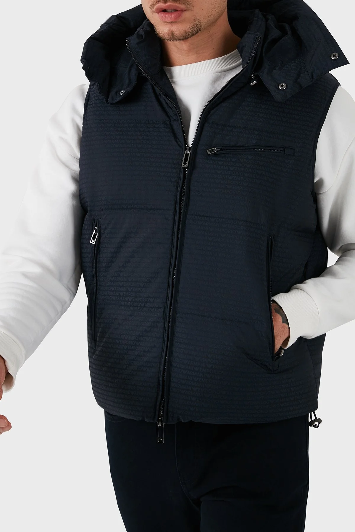 Emporio Armani Jakarlı Regular Fit Çıkarılabilir Kapüşonlu Şişme Erkek Yelek 6D1B66 1NNXZ 0920 LACİVERT - 2