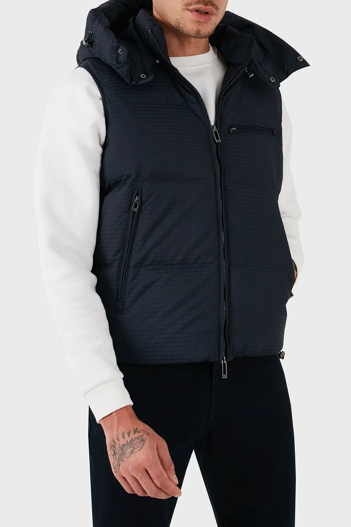 Emporio Armani Jakarlı Regular Fit Çıkarılabilir Kapüşonlu Şişme Erkek Yelek 6D1B66 1NNXZ 0920 LACİVERT - 6