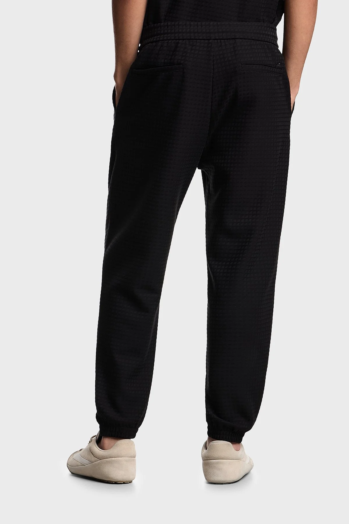 Emporio Armani Jakarlı Regular Fit Lastikli Bel Lastikli Paça Erkek Pantolon EM003443 AF13700 FC231 SİYAH - 8