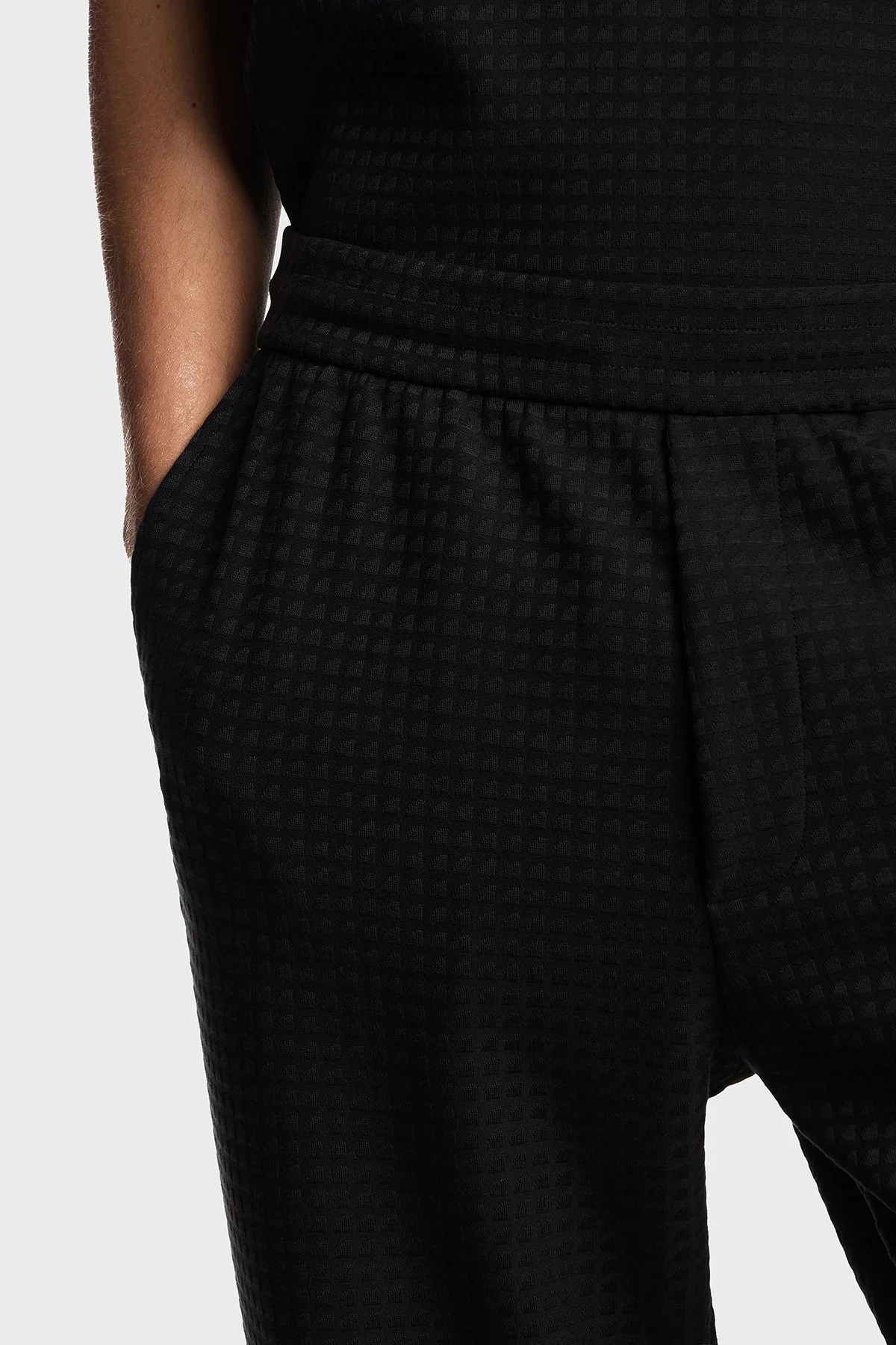 Emporio Armani Jakarlı Regular Fit Lastikli Bel Lastikli Paça Erkek Pantolon EM003443 AF13700 FC231 SİYAH - 9