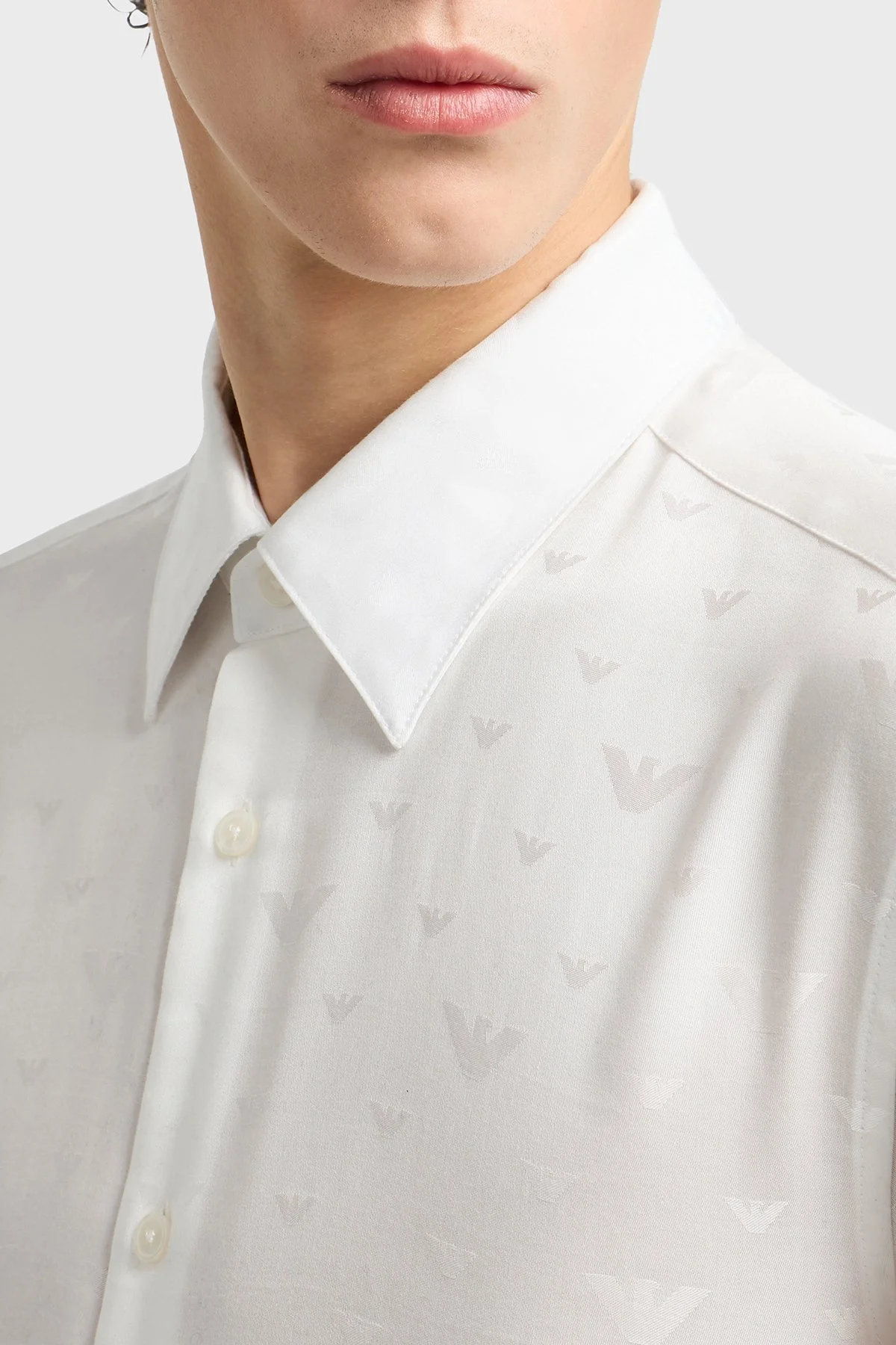 Emporio Armani Jakarlı Regular Fit Saten Görünümlü Klasik Yaka Erkek Gömlek EM001537 AF15074 F0140 BEYAZ - 4