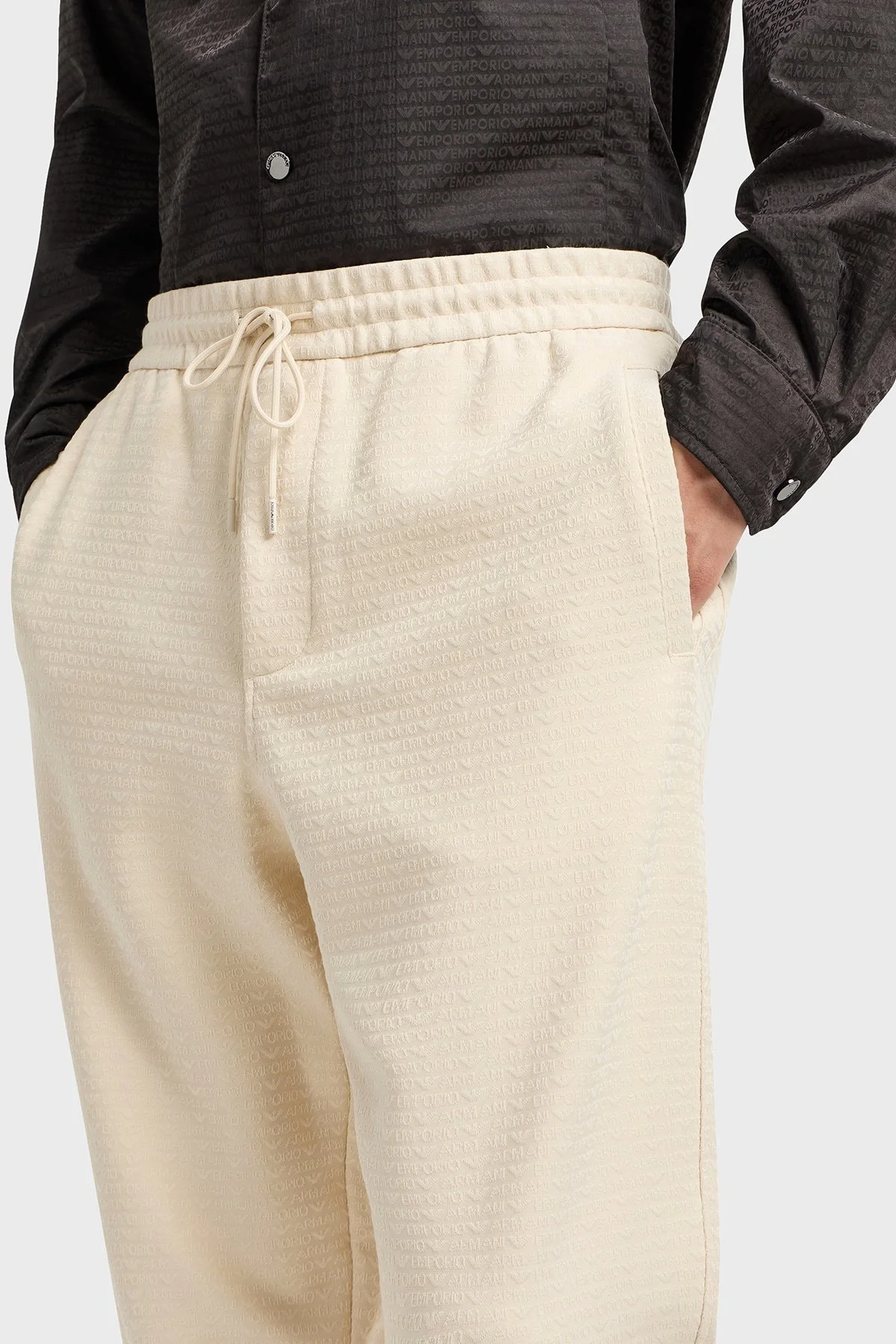 Emporio Armani Jakarlı Streç Pamuklu Regular Fit Yüksek Bel Lastikli Paça Jogger Erkek Pantolon EM001106 AF13700 U1088 EKRU - 3