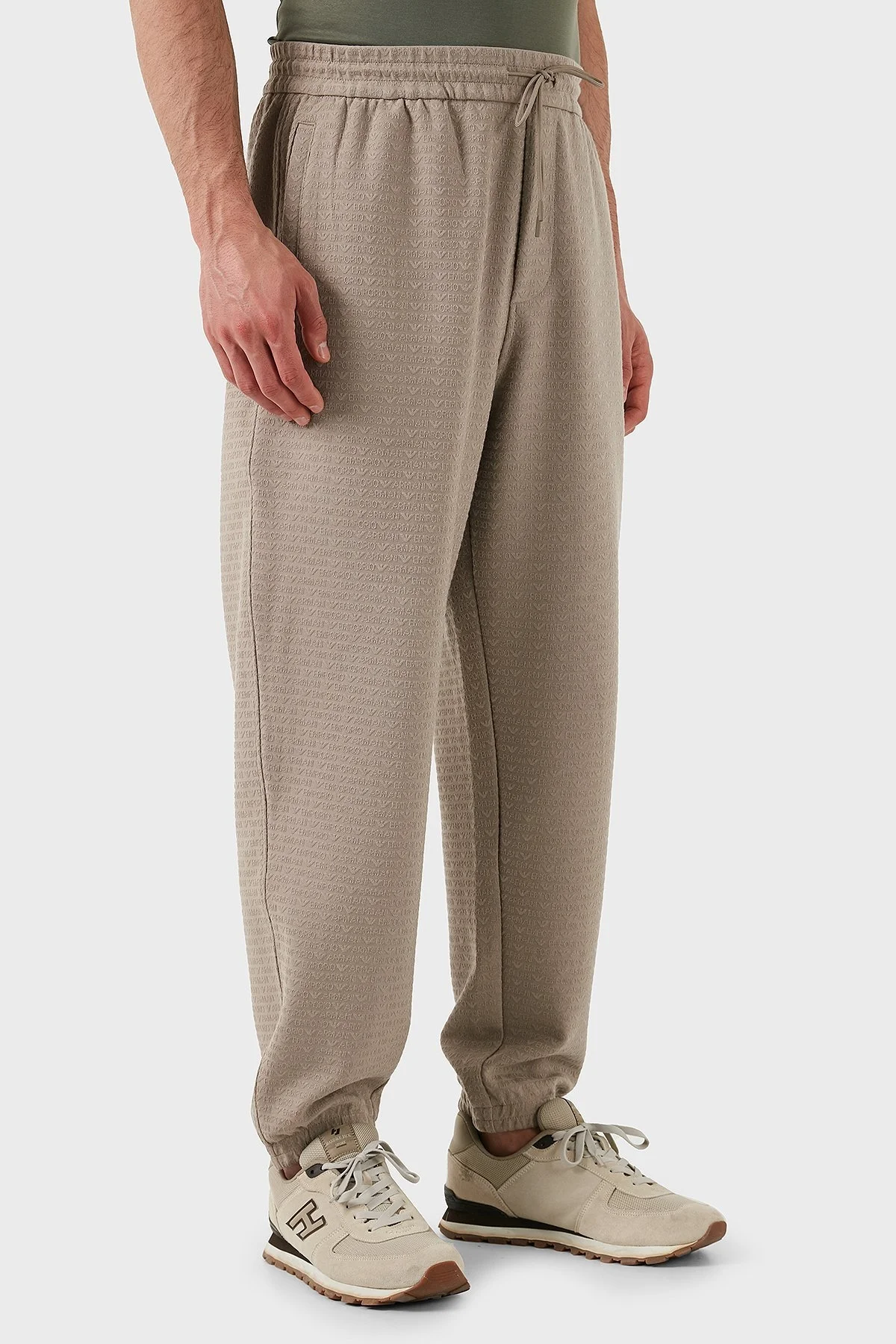 Emporio Armani Jakarlı Streç Pamuklu Regular Fit Yüksek Bel Lastikli Paça Jogger Erkek Pantolon EM001106 AF13700 U6107 BEJ - 4