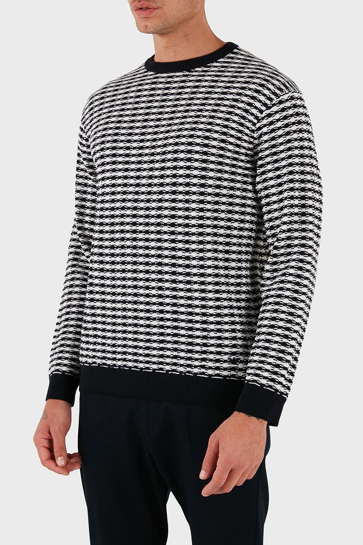 Emporio Armani Jakarlı Yün Karışımlı Regular Fit Bisiklet Yaka Erkek Kazak EM003830 AF19833 F0015 BEYAZ-LACİVERT - 3