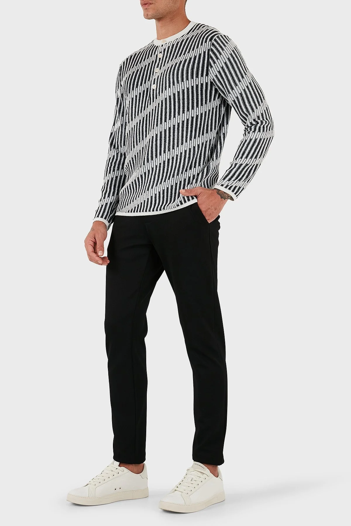 Emporio Armani Jakarlı Yün Karışımlı Regular Fit Sıfır Yaka Örme Erkek Kazak EM003517 AF19553 FC005 SİYAH-BEYAZ - 2