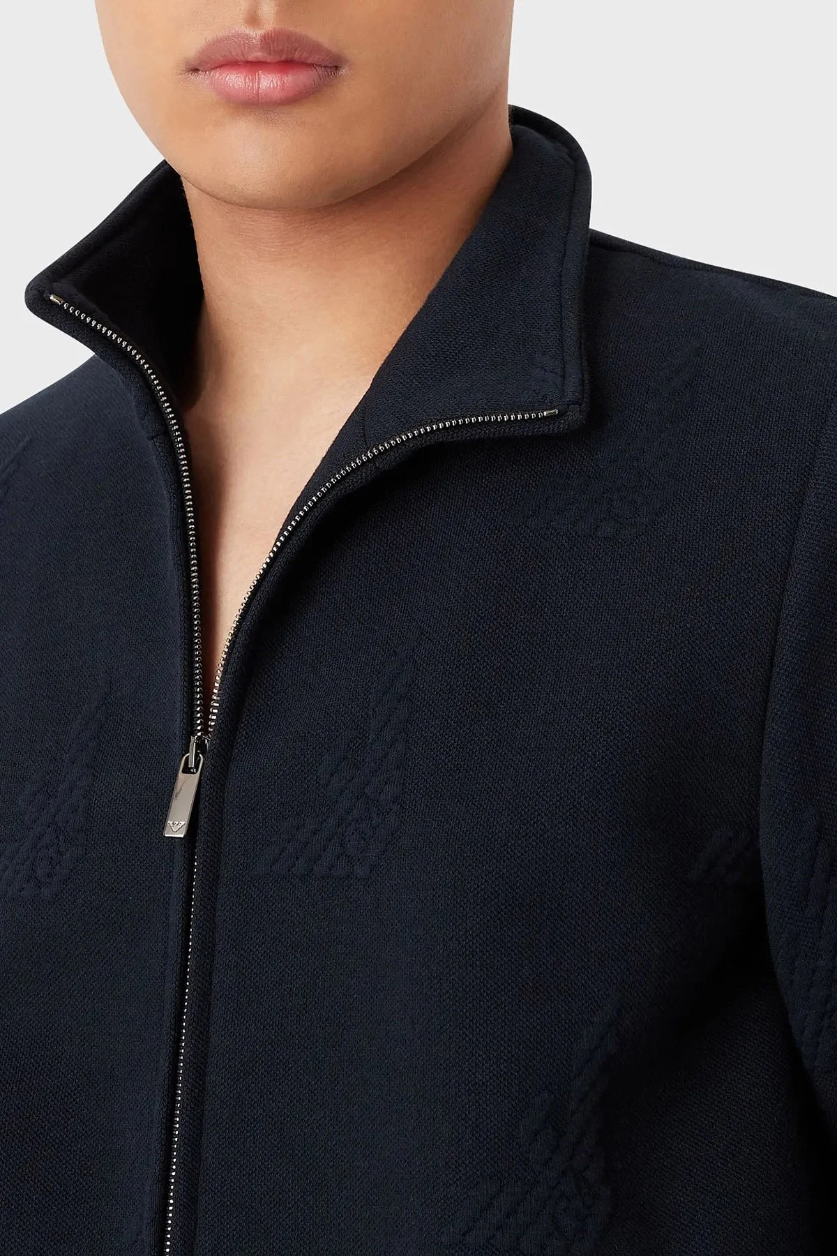 Emporio Armani Kabartma Logolu Dik Yaka Fermuarlı Regular Fit Erkek Mont D41R29 D1008 922 LACİVERT - 2