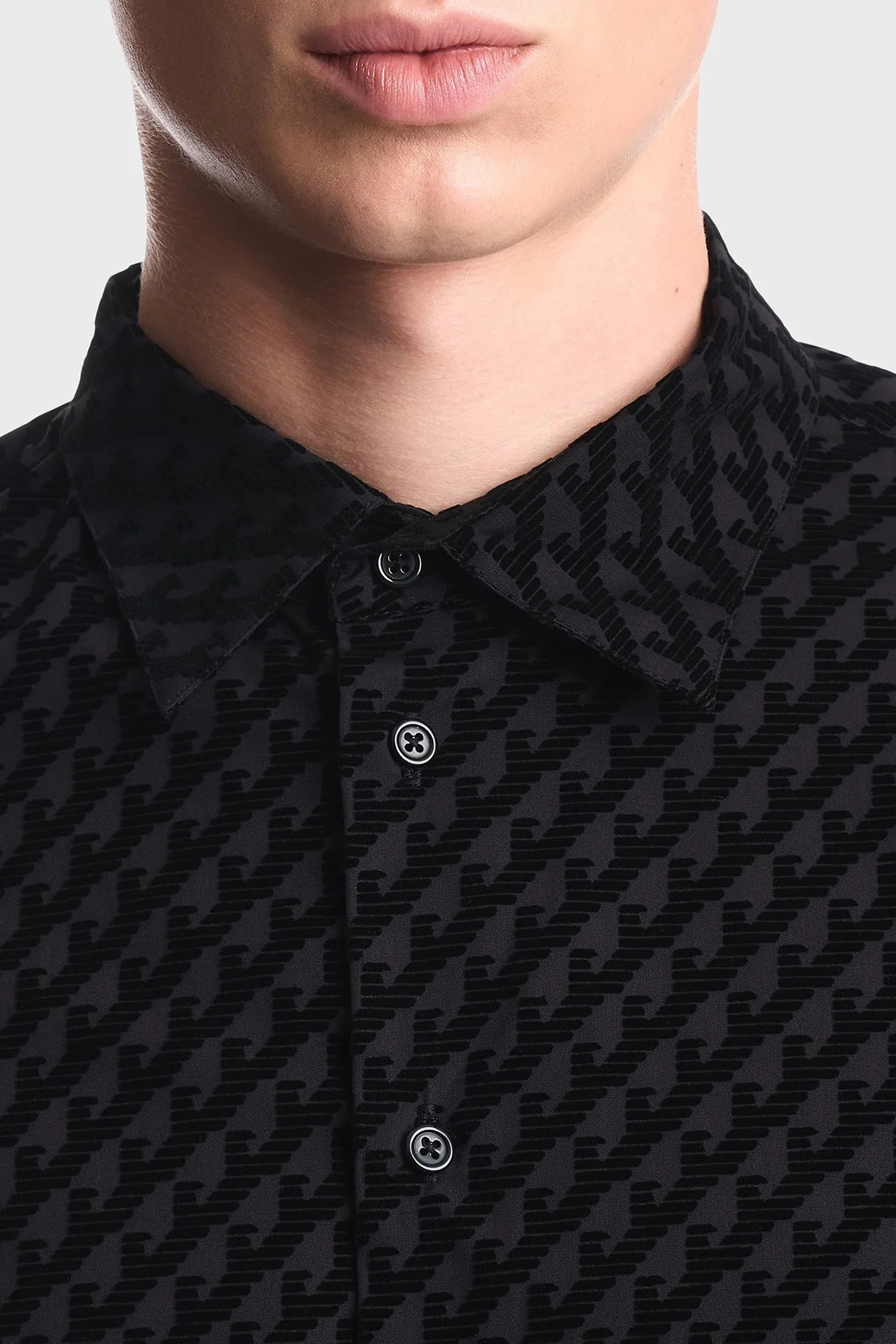 Emporio Armani Kadife Logolu Pamuklu Uzun Kollu Erkek Gömlek EM006705 AF27982 PC005 Siyah - 4