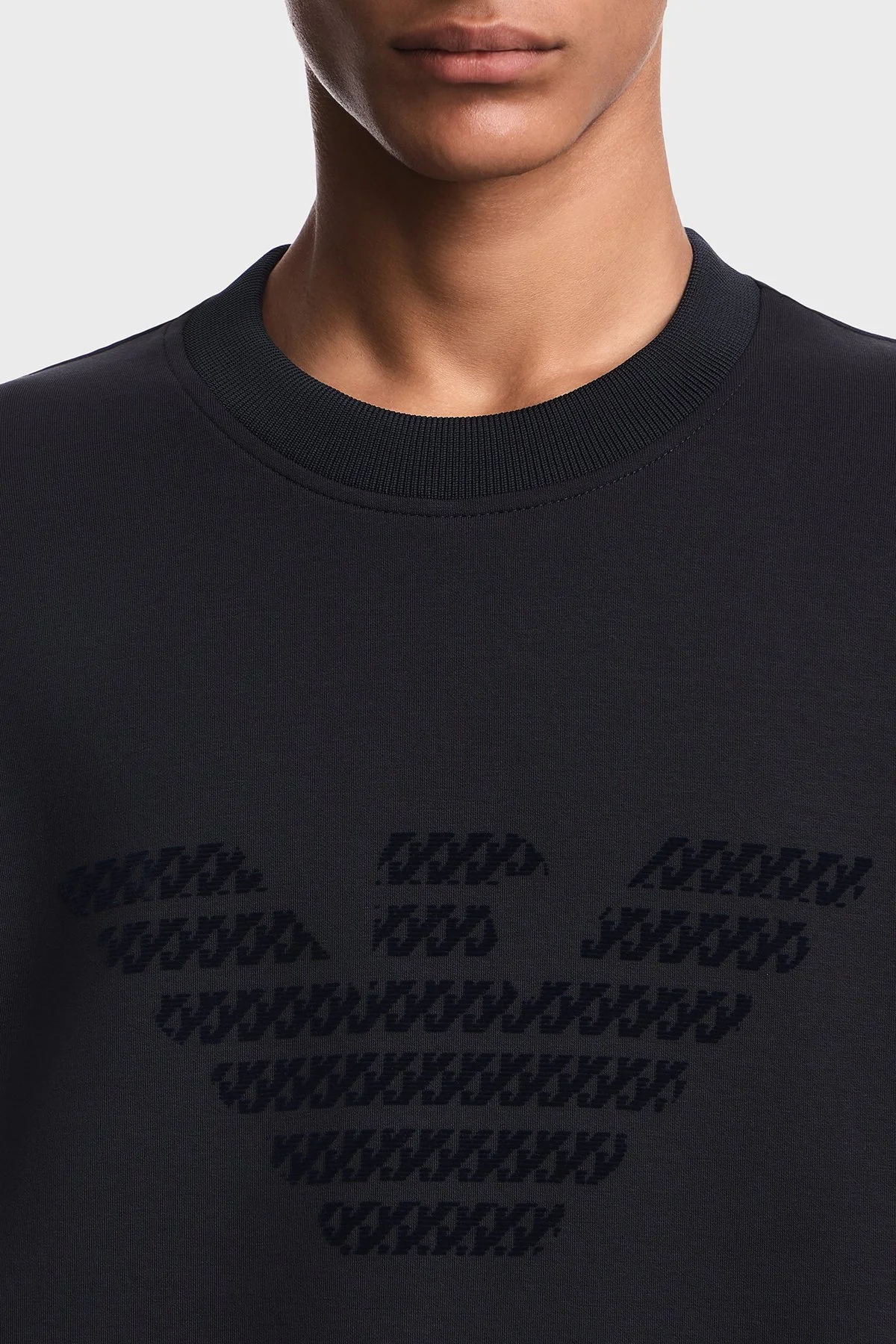 Emporio Armani Kadife Logolu Regular Fit Bisiklet Yaka Erkek Sweat EM006841 AF10013 MB845 Lacivert - 4