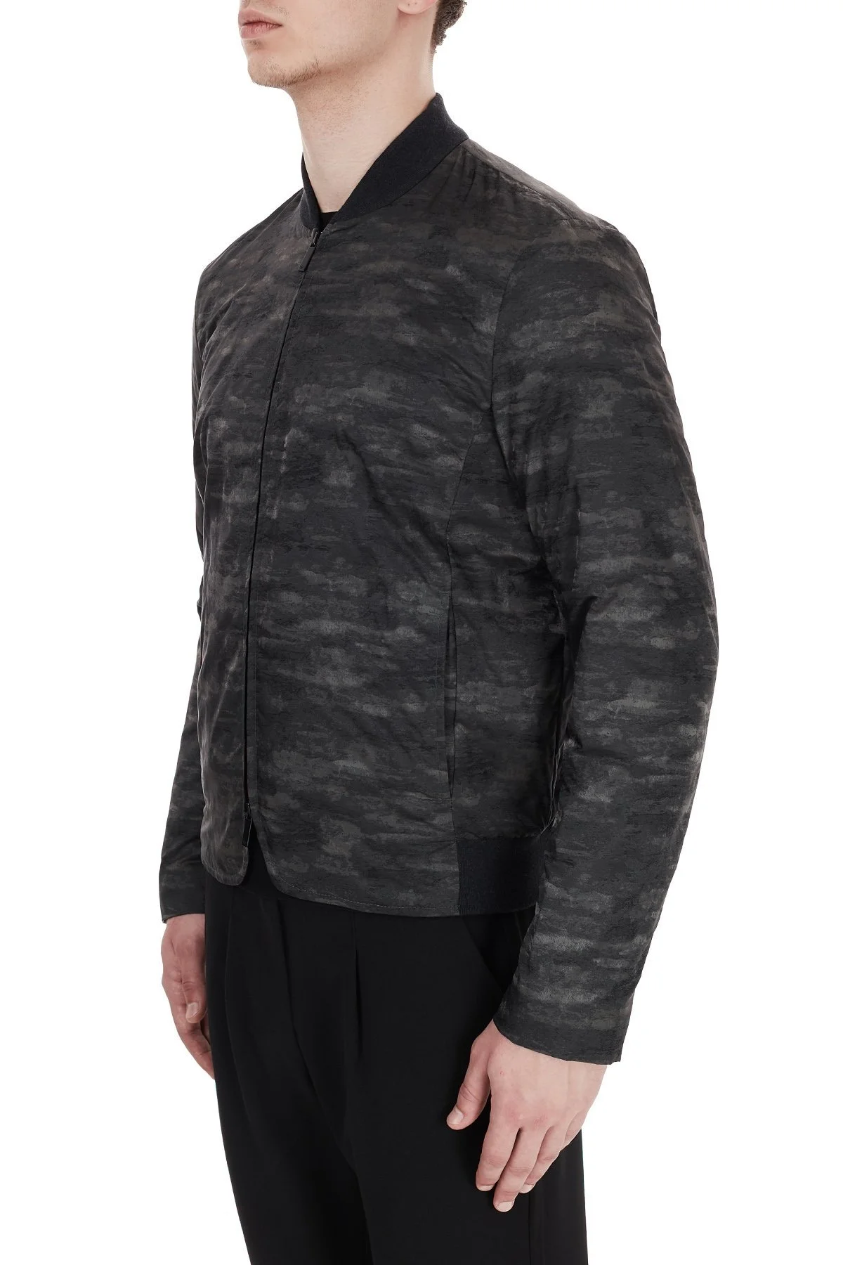 Emporio Armani Kamuflaj Desenli Dik Yaka Cepli Erkek Mont 91R310 91305 580 HAKİ - 3