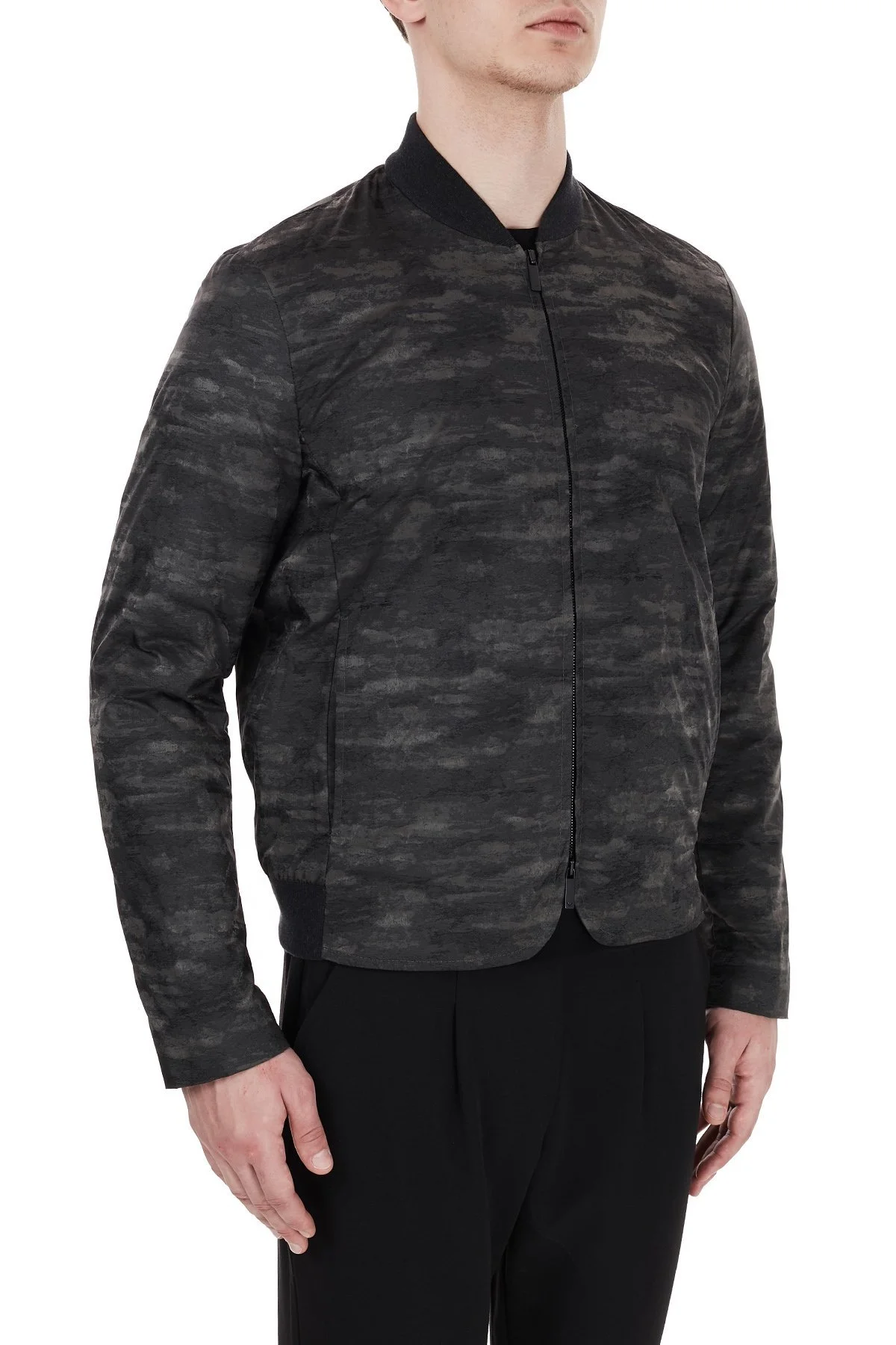 Emporio Armani Kamuflaj Desenli Dik Yaka Cepli Erkek Mont 91R310 91305 580 HAKİ - 4