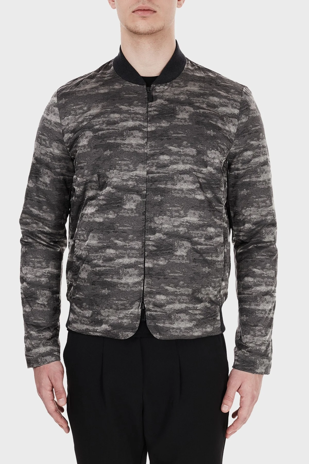 Emporio Armani Kamuflaj Desenli Dik Yaka Cepli Erkek Mont 91R310 91305 630 GRİ - 1