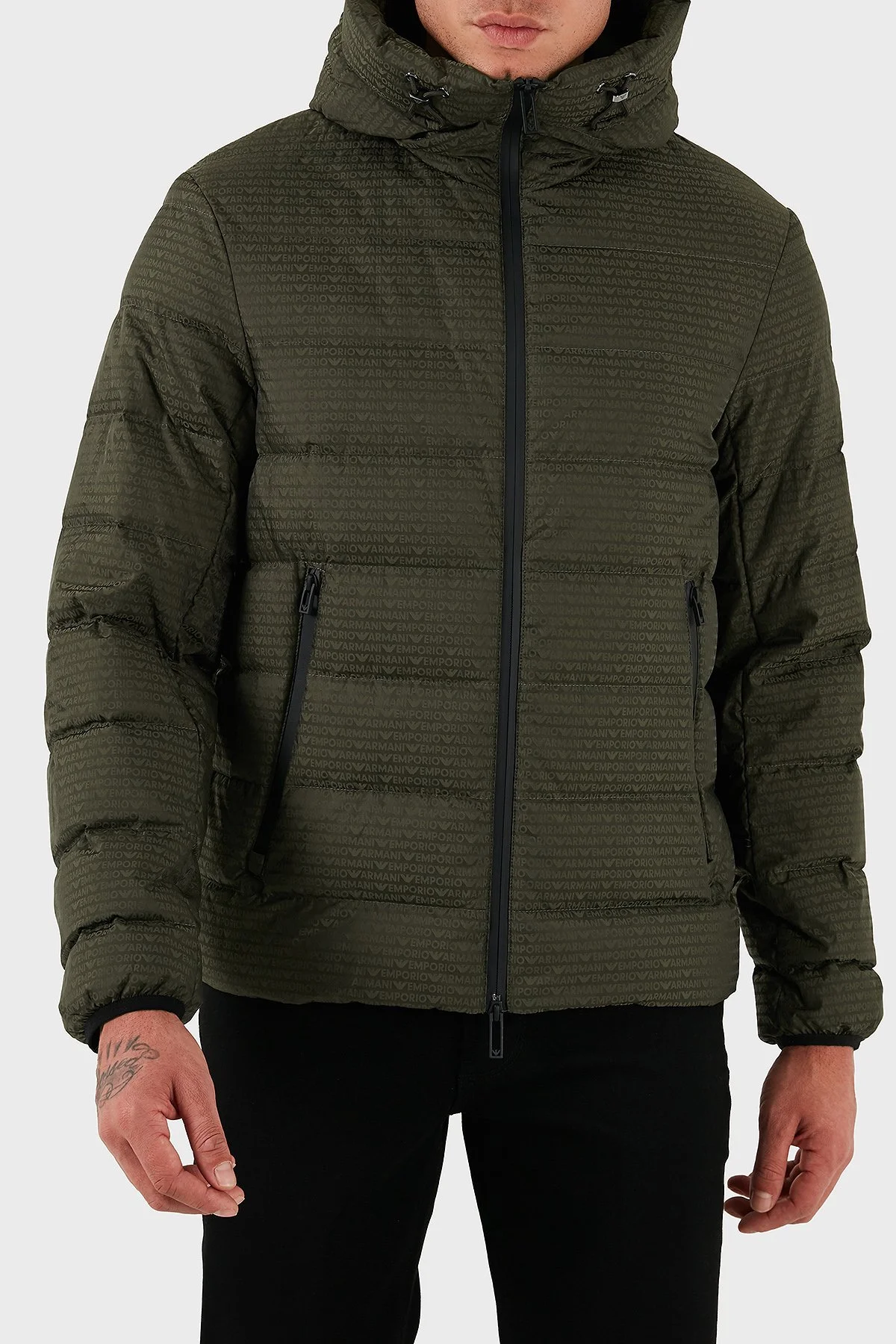 Emporio Armani Kapitoneli 4G Logolu Regular Fit Kapüşonlu Şişme Erkek Mont EM003043 AF15384 U8120 HAKİ - 1