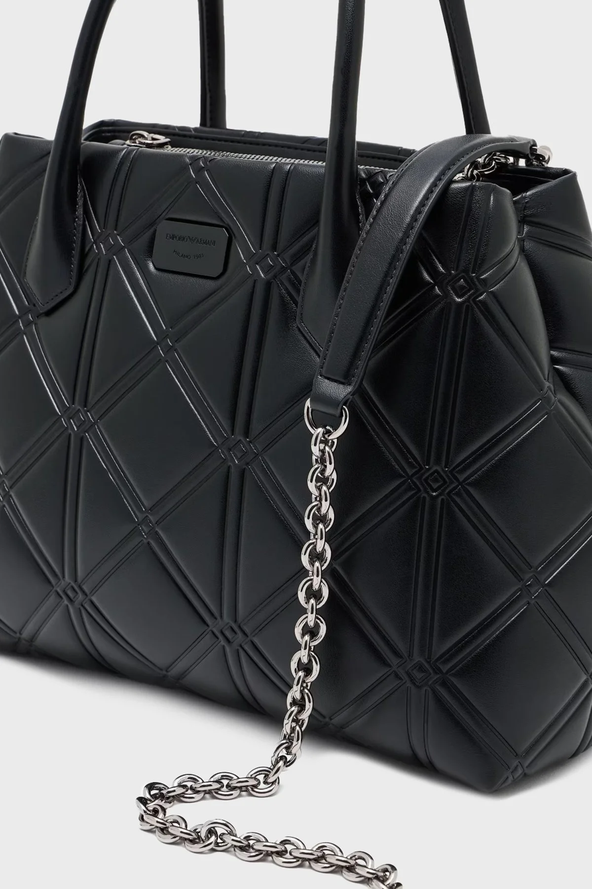 Emporio Armani Kapitoneli Çıkarılabilir Zincir Askılı Bayan Çanta EW002695 AF18575 UC001 SİYAH - 5