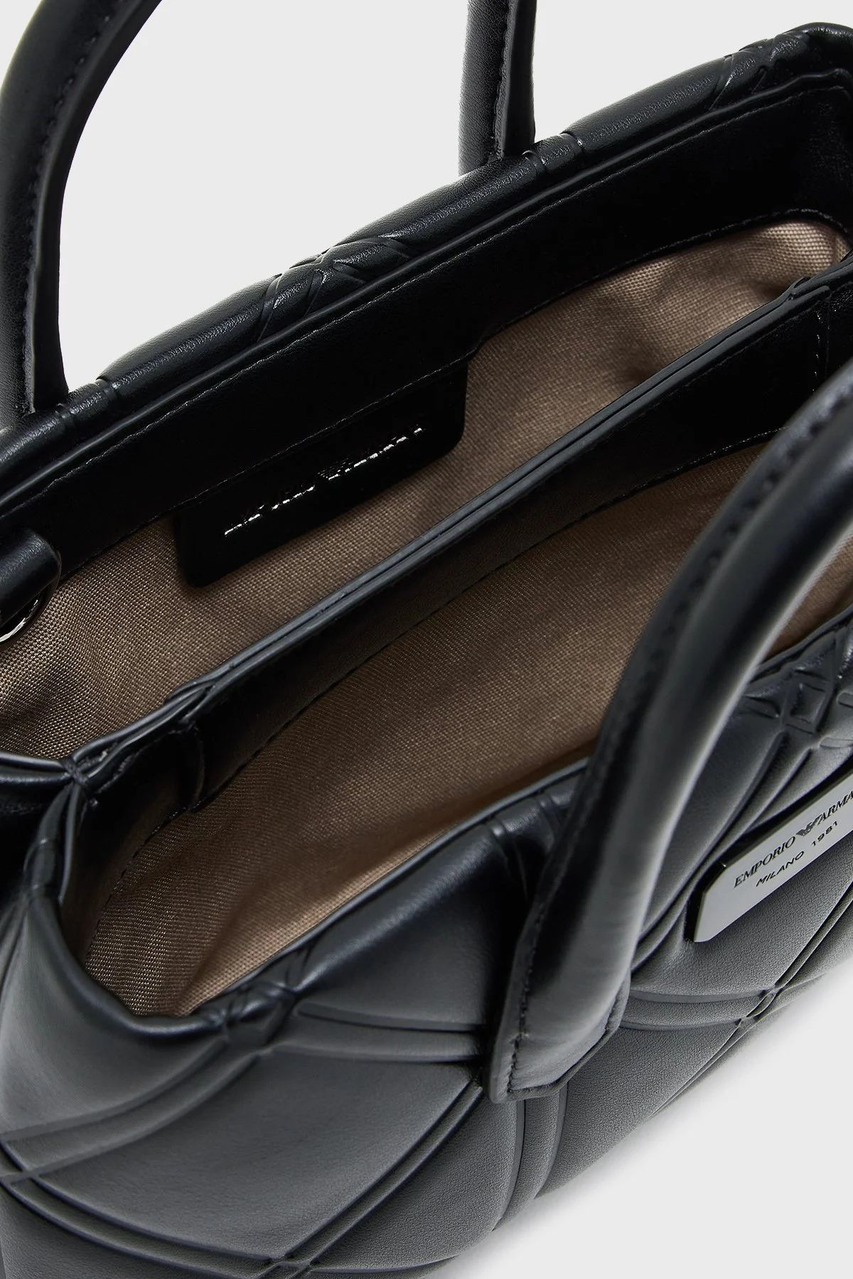 Emporio Armani Kapitoneli Çıkarılabilir Zincir Askılı Kadın Çanta EW002955 AF19662 UC001 SİYAH - 4