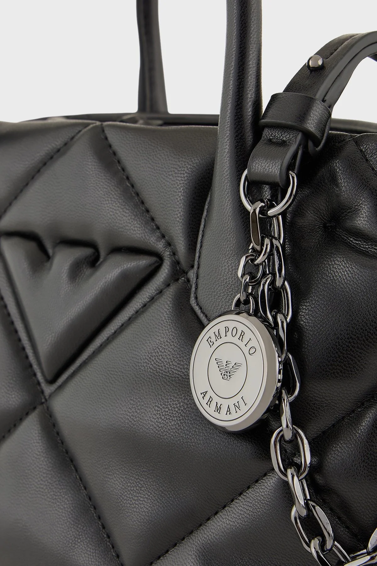 Emporio Armani Kapitoneli Çıkarılabilir Zincir Askılı Büyük Bayan Çanta Y3D269 YWJ8I 80001 SİYAH - 13