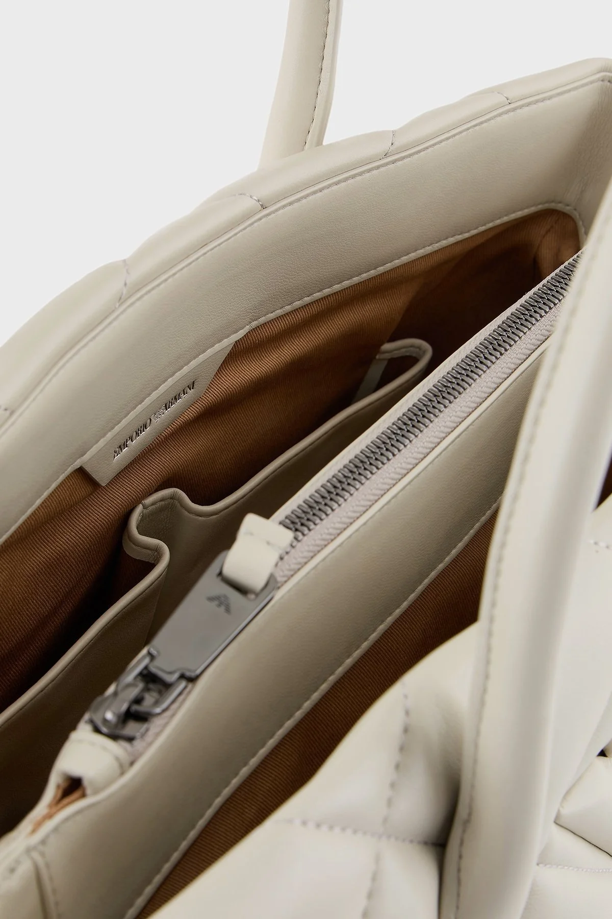 Emporio Armani Kapitoneli Çıkarılabilir Zincir Askılı Büyük Bayan Çanta Y3D269 YWJ8I 80011 EKRU - 13