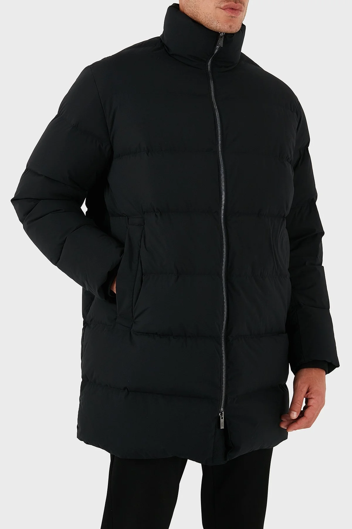 Emporio Armani Kapitoneli Oversize Fit Kuş Tüyü Dolgulu Dik Yaka Şişme Erkek Mont 8N1LA5 1NLRZ 0999 SİYAH - 4