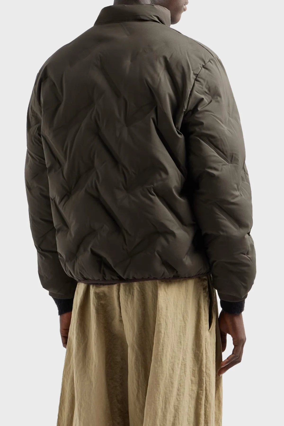 Emporio Armani Kapitoneli Regular Fit Kuş Tüyü Dolgulu Dik Yaka Kısa Şişme Erkek Mont 6D1BD6 1NUEZ 05A6 HAKİ - 3