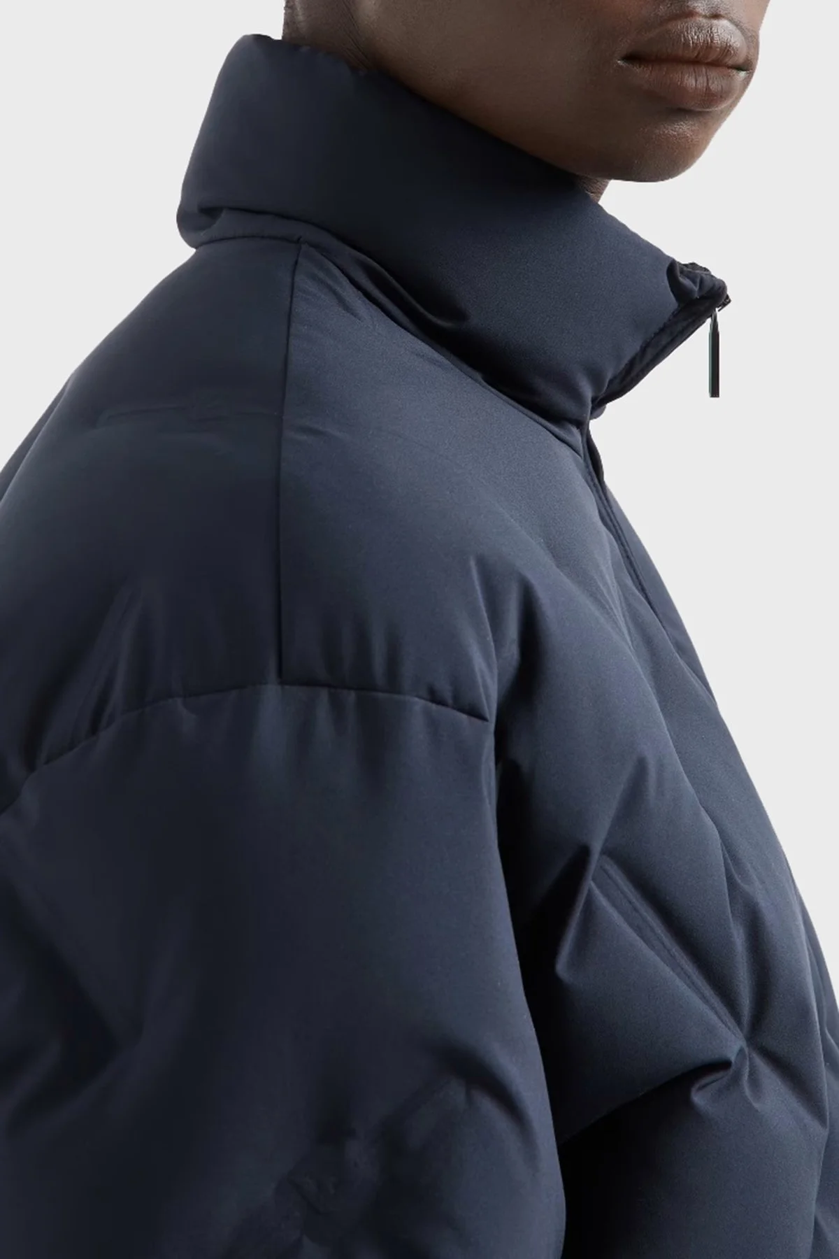 Emporio Armani Kapitoneli Regular Fit Kuş Tüyü Dolgulu Dik Yaka Kısa Şişme Erkek Mont 6D1BD6 1NUEZ 0920 LACİVERT - 4