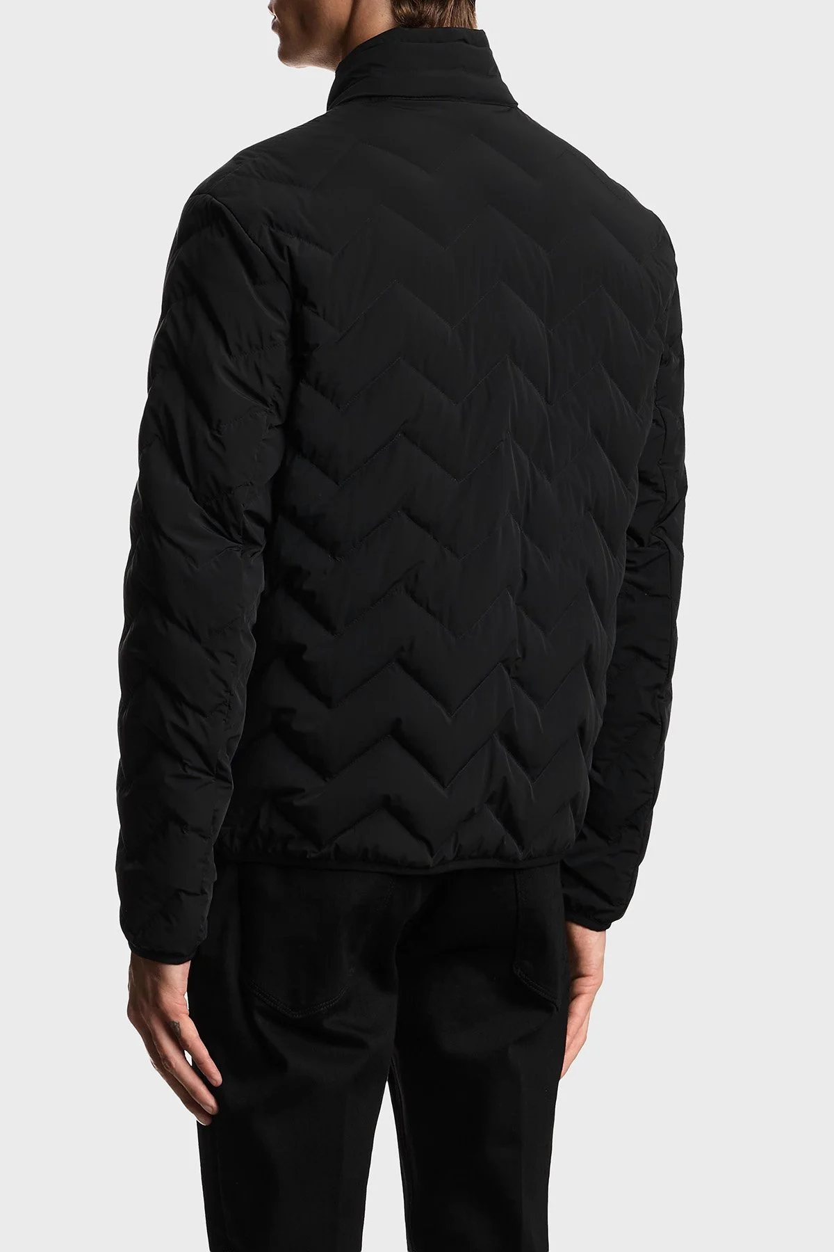 Emporio Armani Kapitoneli Su İtici Dik Yaka Erkek Mont EM004947 AF18499 UC001 Siyah - 3