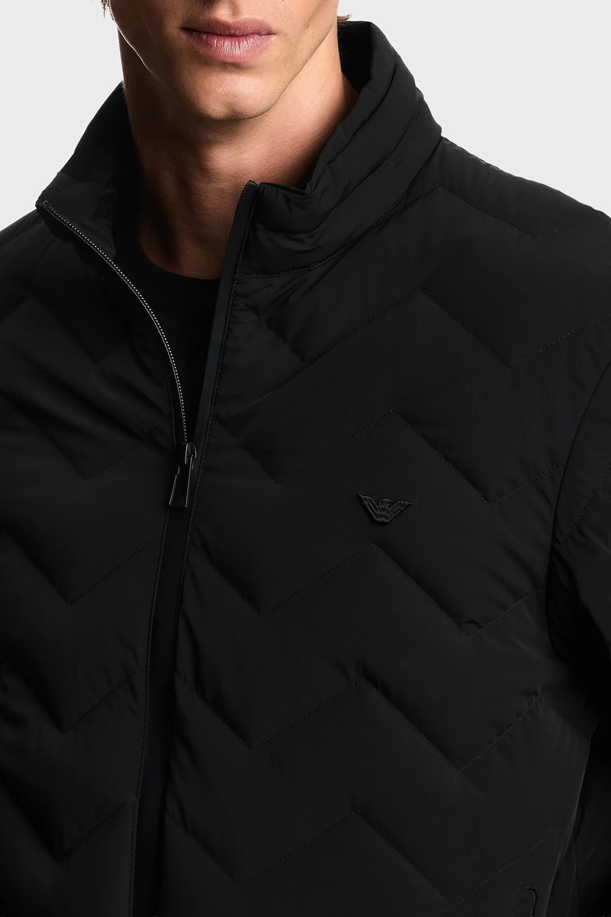 Emporio Armani Kapitoneli Su İtici Dik Yaka Erkek Mont EM004947 AF18499 UC001 Siyah - 4