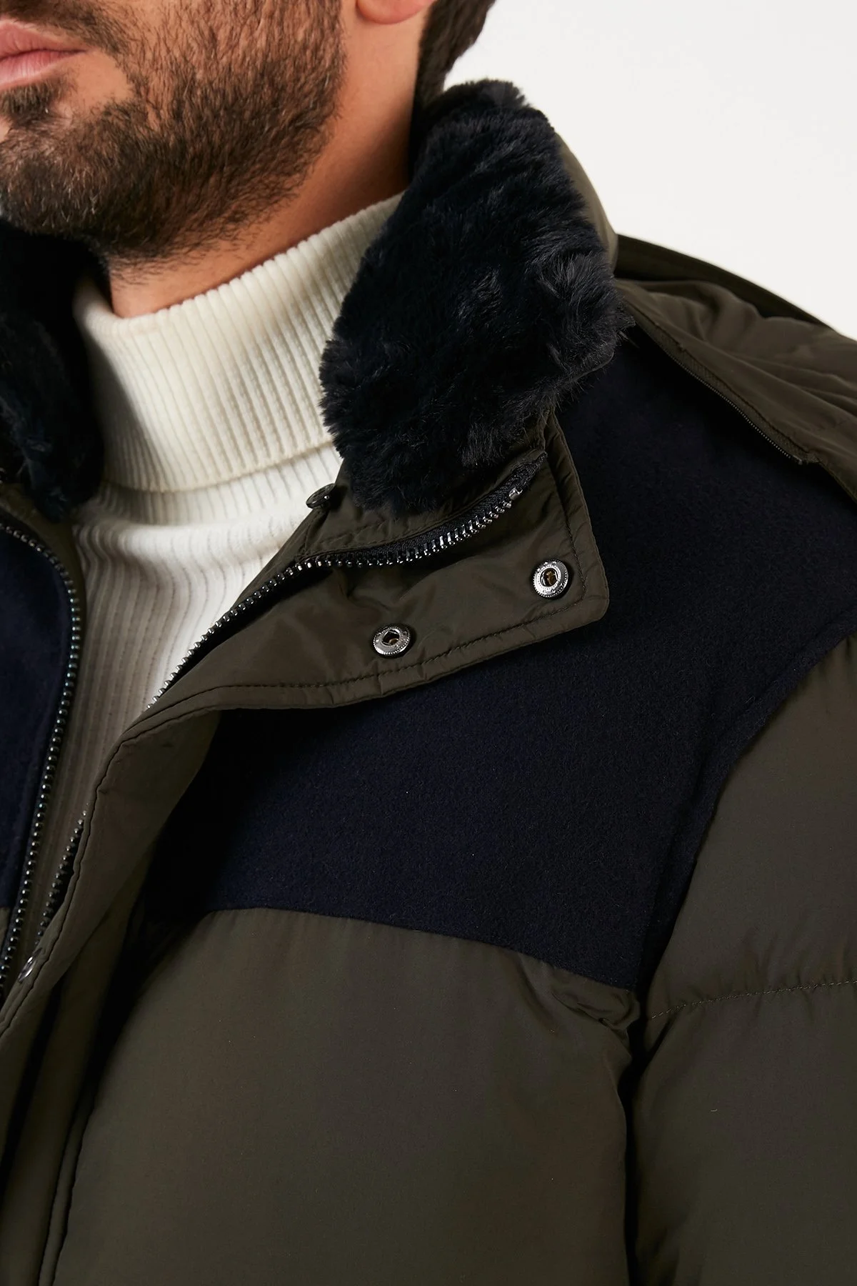 Emporio Armani Kaz Tüyü Dolgulu Çıkarılabilir Kapüşonlu Su Geçirmez Erkek Mont 6K1B83 1NWXZ 0558 HAKİ - 4