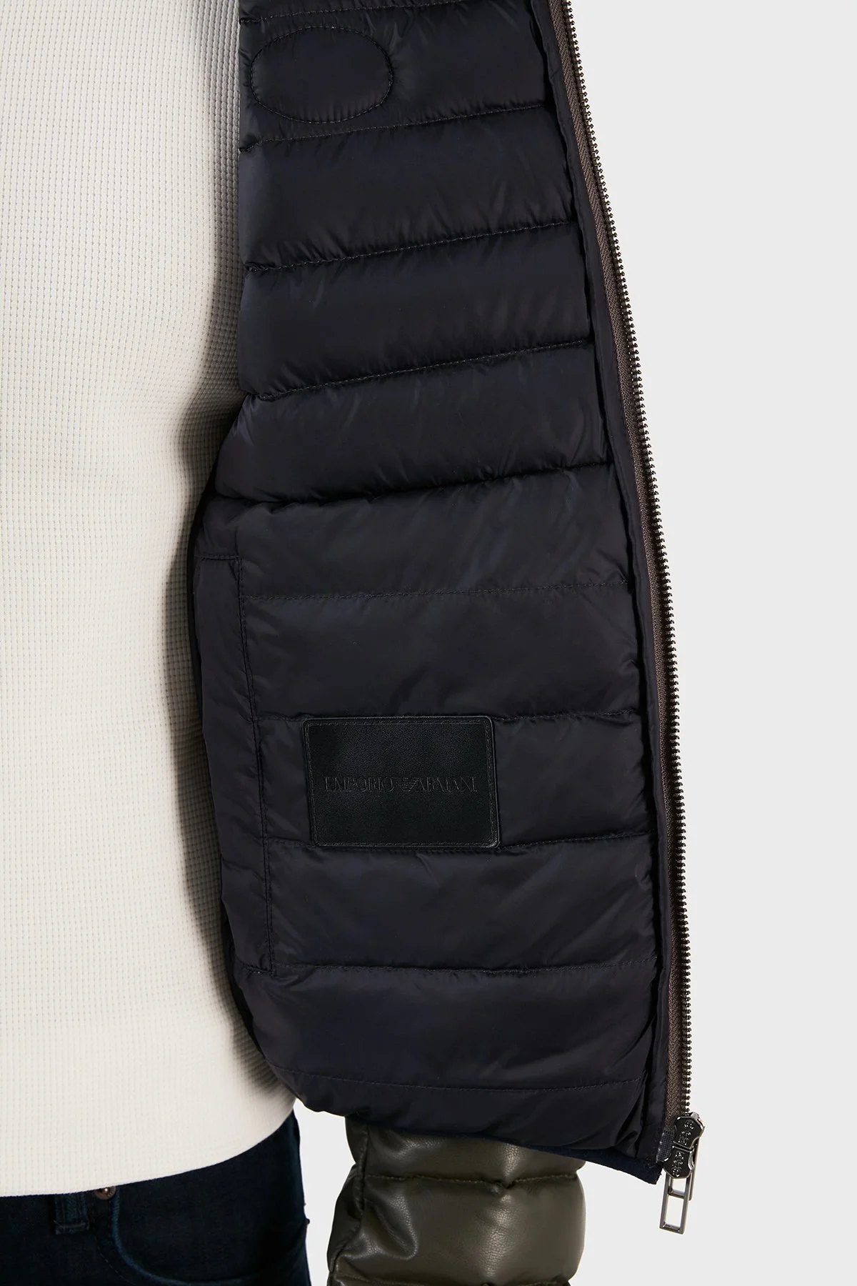 Emporio Armani Ördek Tüyü Dolgulu Kapüşonlu % 100 Kuzu Derisi Erkek Mont B1R03P B1P03 558 HAKİ - 5