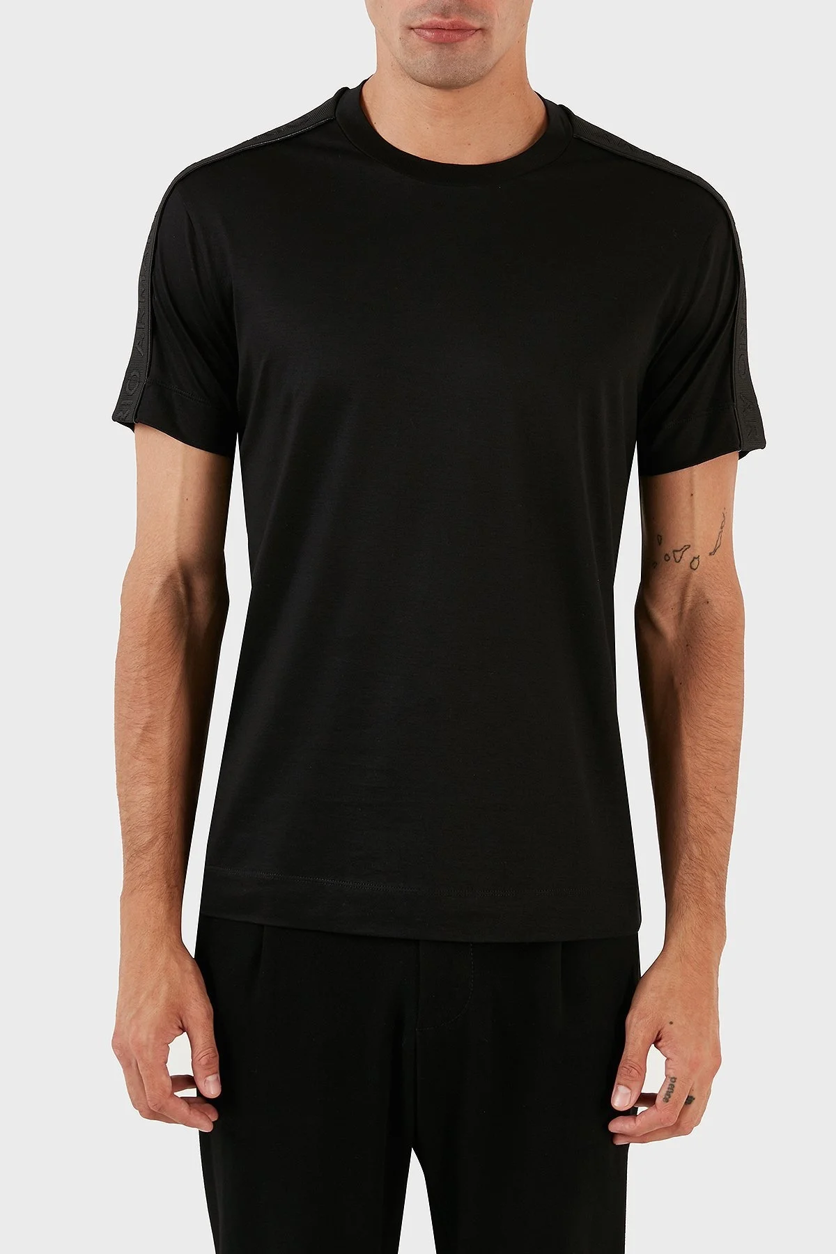 Emporio Armani Logo Bantlı Bisiklet Yaka Regular Fit Erkek T Shirt 3R1T63 1JUVZ 0999 SİYAH - 1