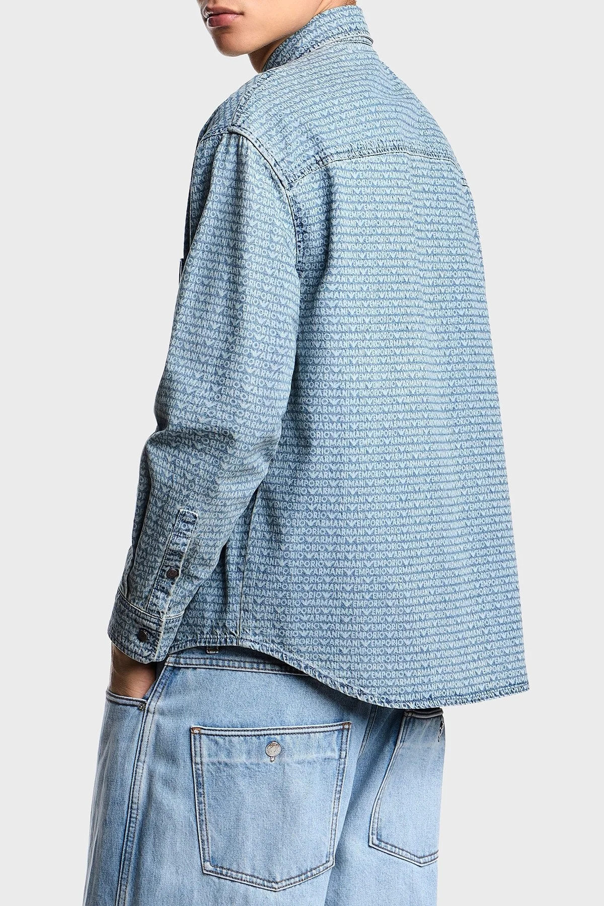 Emporio Armani Logo Baskılı Pamuklu Comfort Fit Klasik Yaka Cepli Kot Erkek Gömlek EM003694 AF19756 MB001 MAVİ - 3