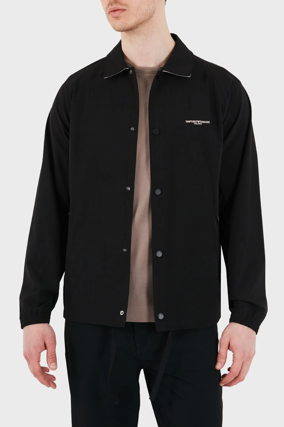Emporio Armani Logo İşlemeli Regular Fit Klasik Yaka Erkek Mont EM004691 AF21368 UC001 SİYAH - 1