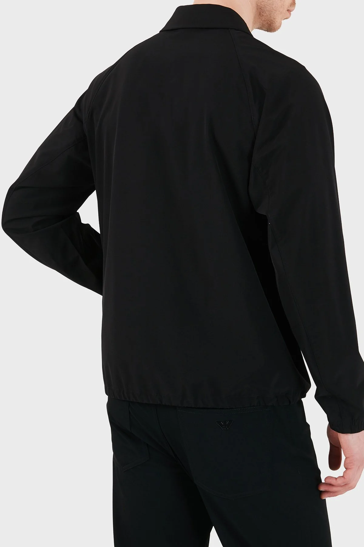 Emporio Armani Logo İşlemeli Regular Fit Klasik Yaka Erkek Mont EM004691 AF21368 UC001 SİYAH - 2