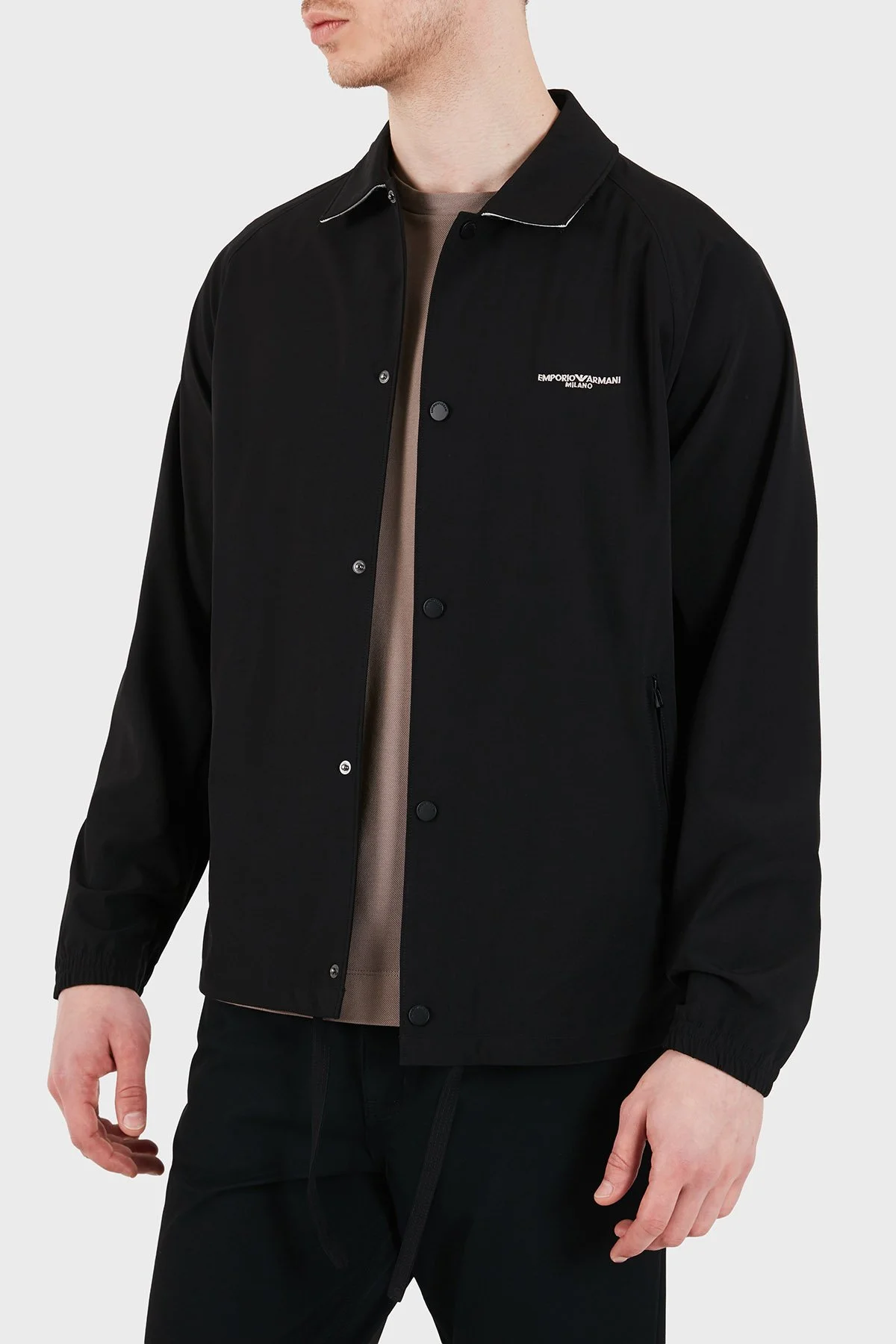 Emporio Armani Logo İşlemeli Regular Fit Klasik Yaka Erkek Mont EM004691 AF21368 UC001 SİYAH - 3