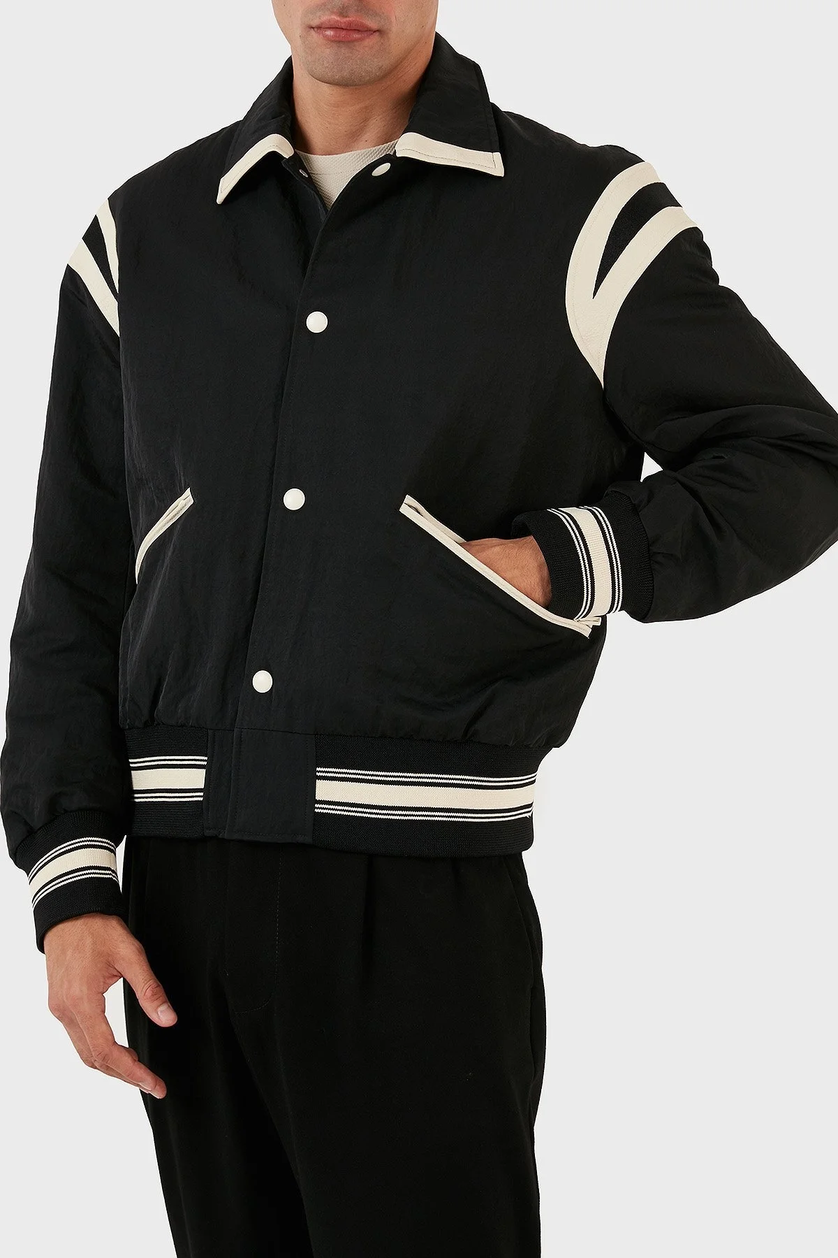 Emporio Armani Logo İşlemeli Renk Bloklu Regular Fit Spor Bomber Erkek Ceket 6R1BZ2 1NZOZ 0999 SİYAH - 3