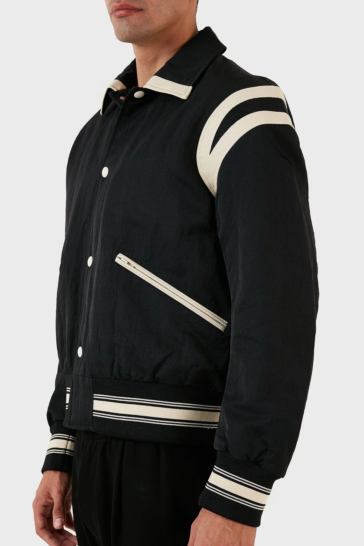 Emporio Armani Logo İşlemeli Renk Bloklu Regular Fit Spor Bomber Erkek Ceket 6R1BZ2 1NZOZ 0999 SİYAH - 6