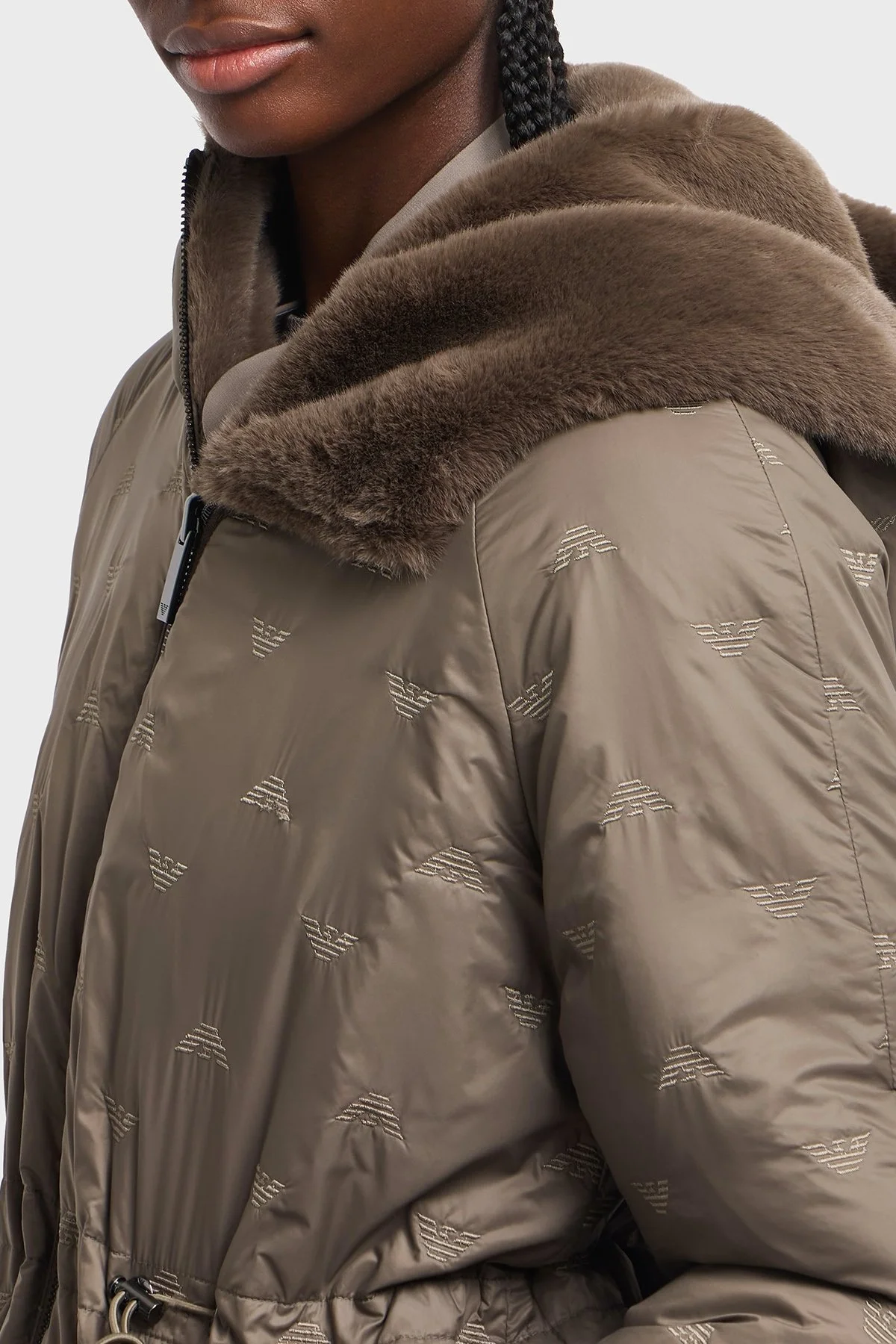 Emporio Armani Logo Nakışlı Çift Taraflı Comfort Fit Suni Kürklü Bayan Kaban EW001467 AF14618 U6125 KAHVE - 4