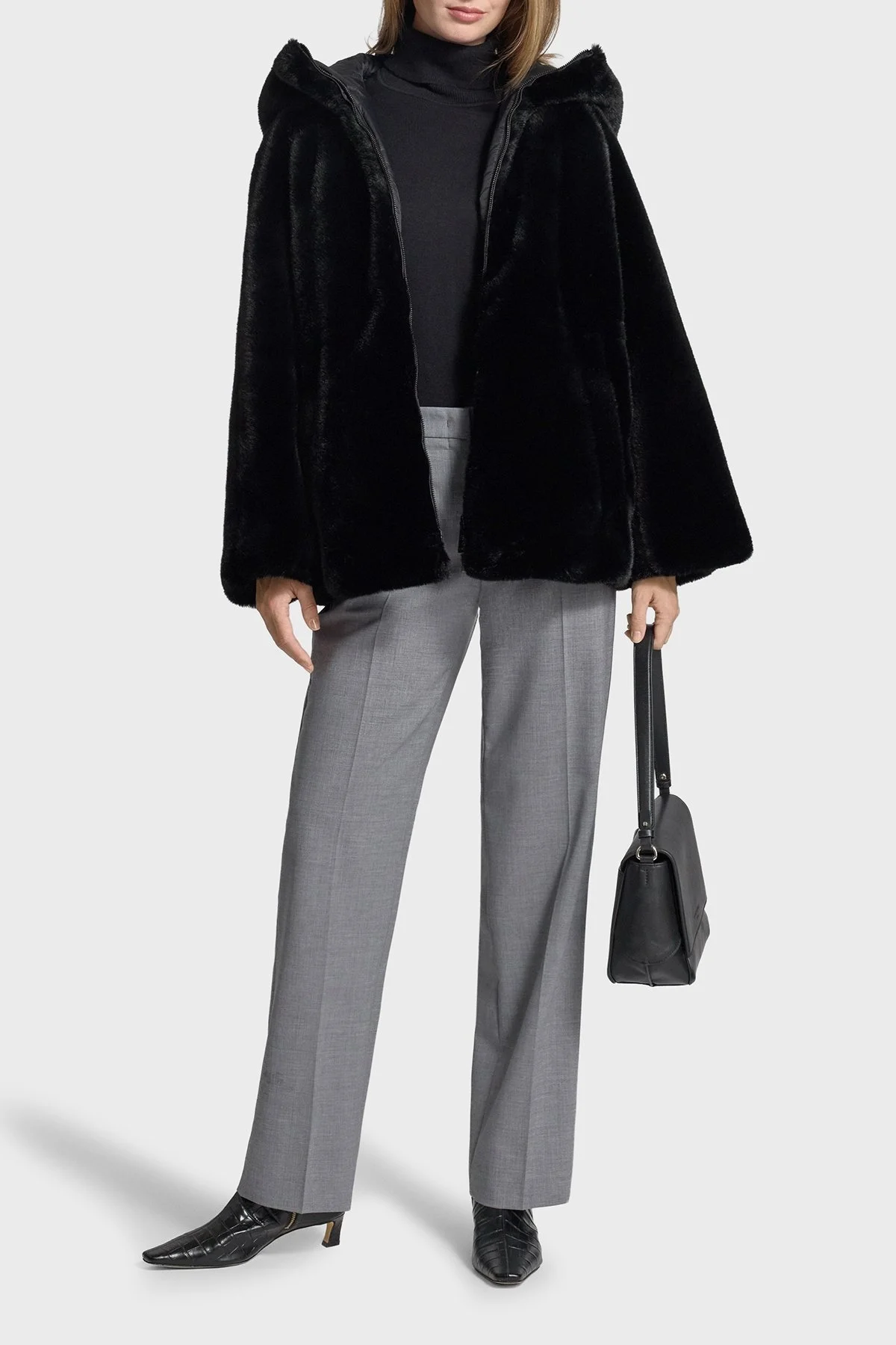 Emporio Armani Logo Nakışlı Çift Taraflı Comfort Fit Suni Kürklü Bayan Kaban EW001467 AF14618 UC001 SİYAH - 2