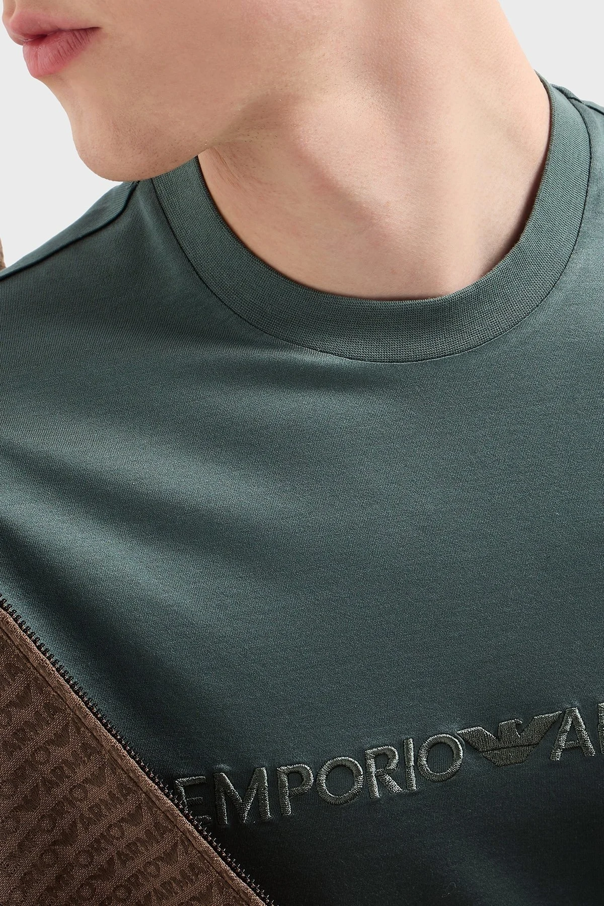 Emporio Armani Logo Nakışlı Pamuklu Regular Fit Bisiklet Yaka Erkek T Shirt EM001070 AF13747 U9083 MİNT - 4