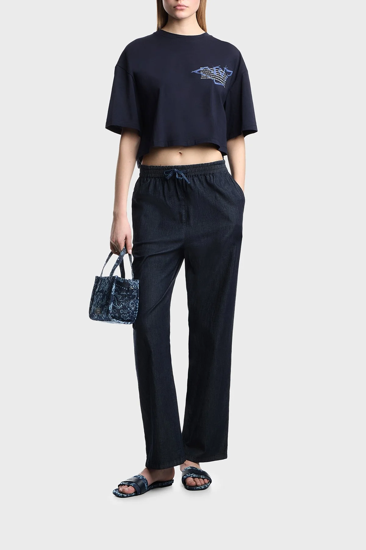 Emporio Armani Logolu % 100 Pamuk Cropped Fit Bisiklet Yaka Bayan T Shirt EW004388 AF12597 UB115 LACİVERT - 2