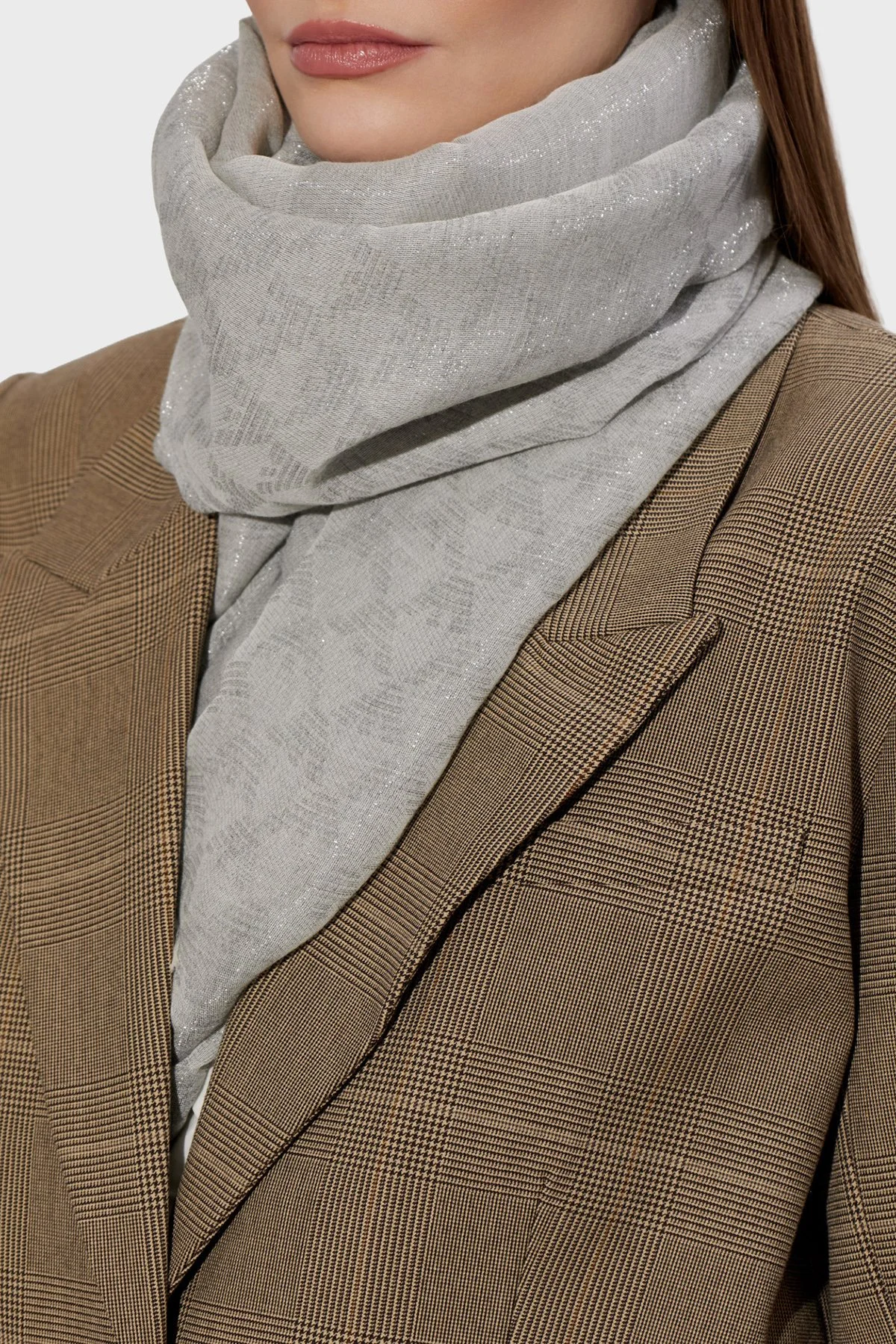 Emporio Armani Logolu 72 x 181 cm Bayan Şal EW004587 AF25423 F8248 GRİ - 2