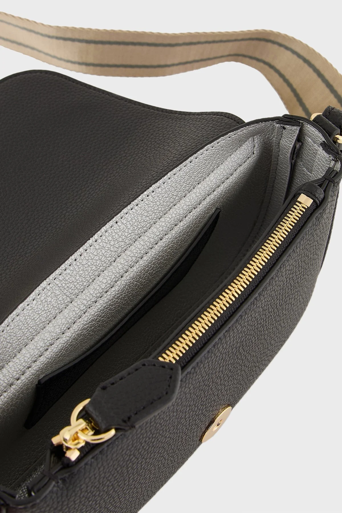 Emporio Armani Logolu Ayarlabilir Askılı Bayan Çanta EW000538 AF12103 MC032 SİYAH-GÜMÜŞ - 11