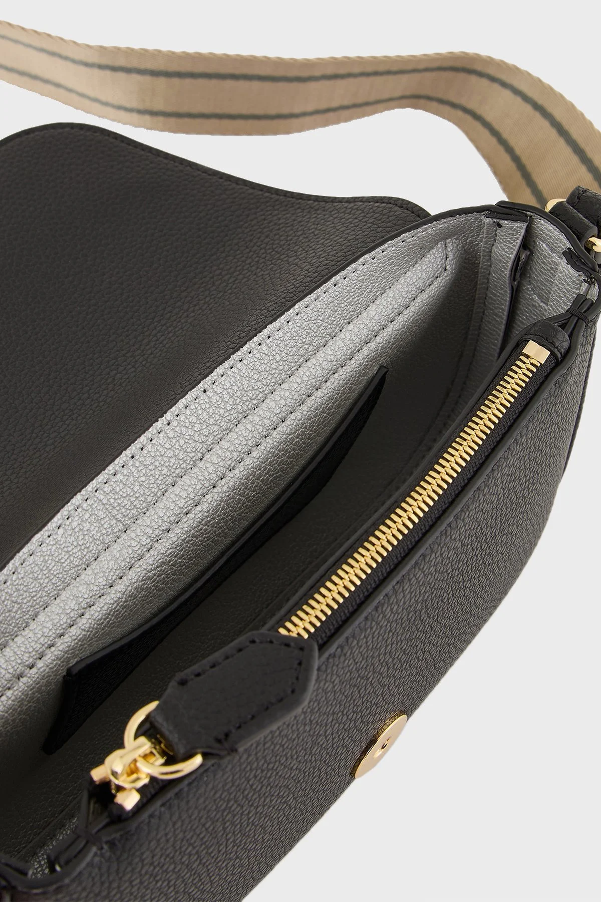 Emporio Armani Logolu Ayarlabilir Askılı Kadın Çanta EW000538 AF12103 MC032 SİYAH-GÜMÜŞ - 5