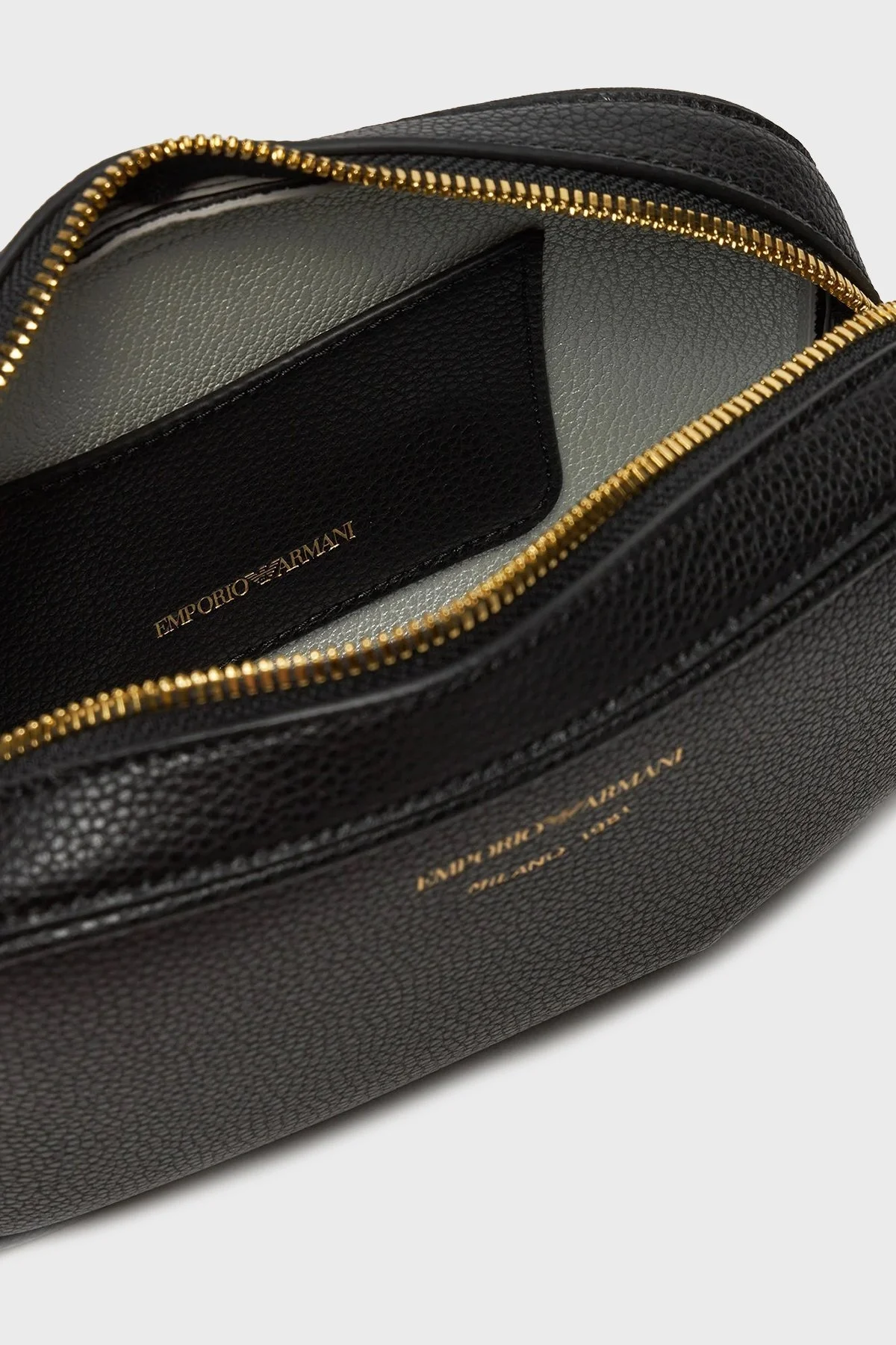 Emporio Armani Logolu Ayarlanabilir Askılı Bayan Çanta EW000537 AF12103 MC032 SİYAH-GÜMÜŞ - 4