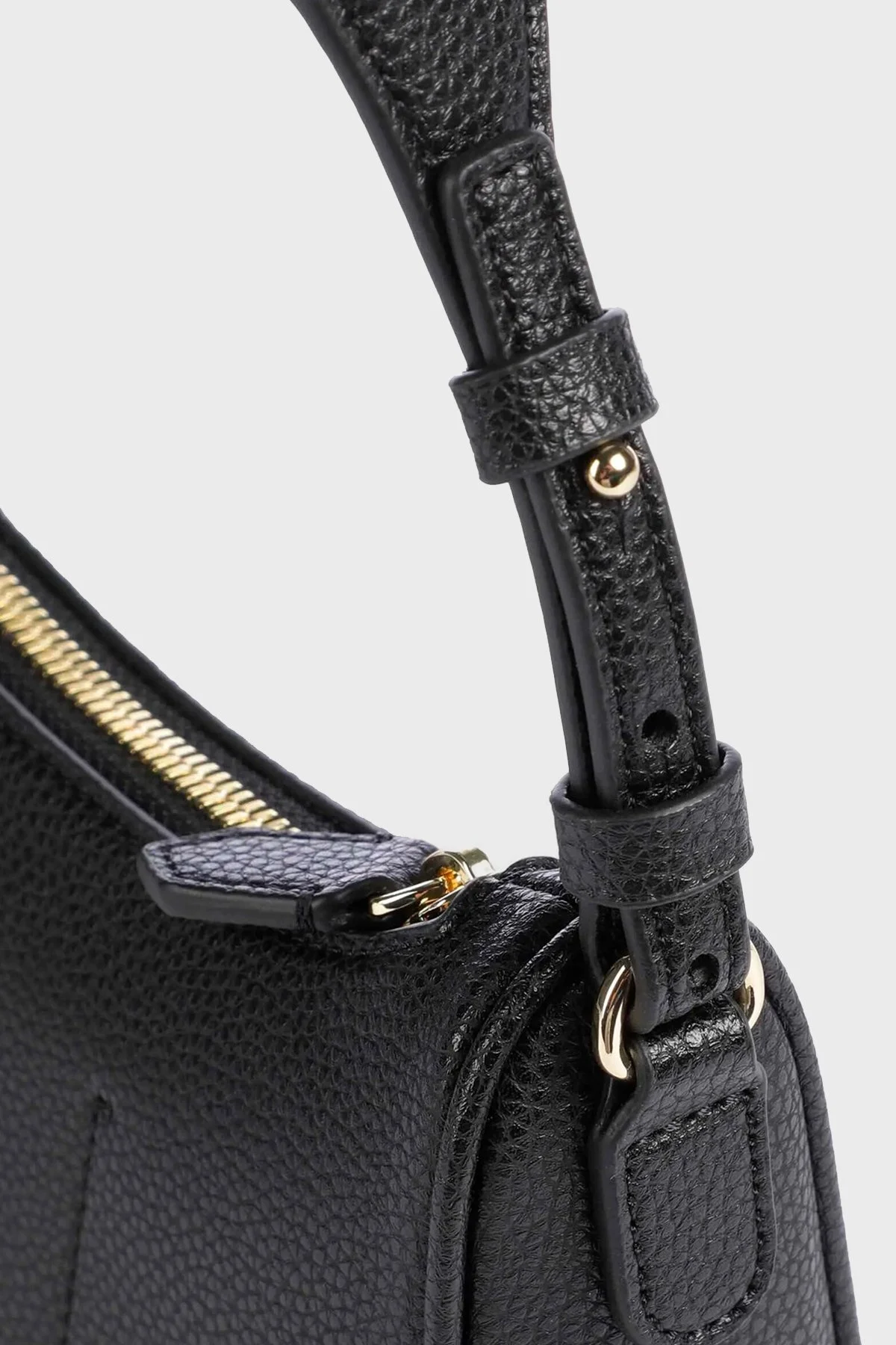 Emporio Armani Logolu Ayarlanabilir Askılı Kadın Çanta EW000539 AF12103 MC032 SİYAH-GÜMÜŞ - 5