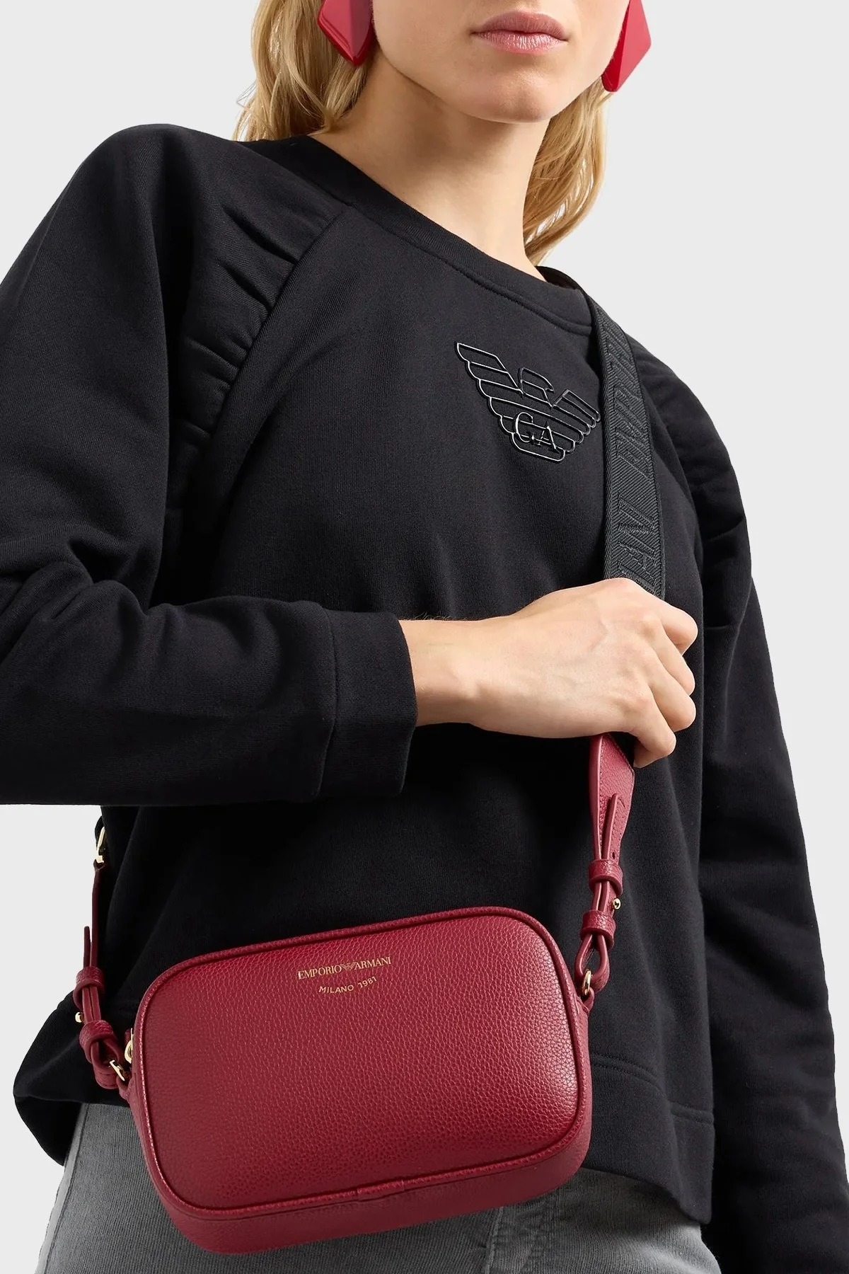 Emporio Armani Logolu Ayarlanabilir Omuz Askılı Bayan Çanta EW000537 AF12036 M5008 BORDO - 2