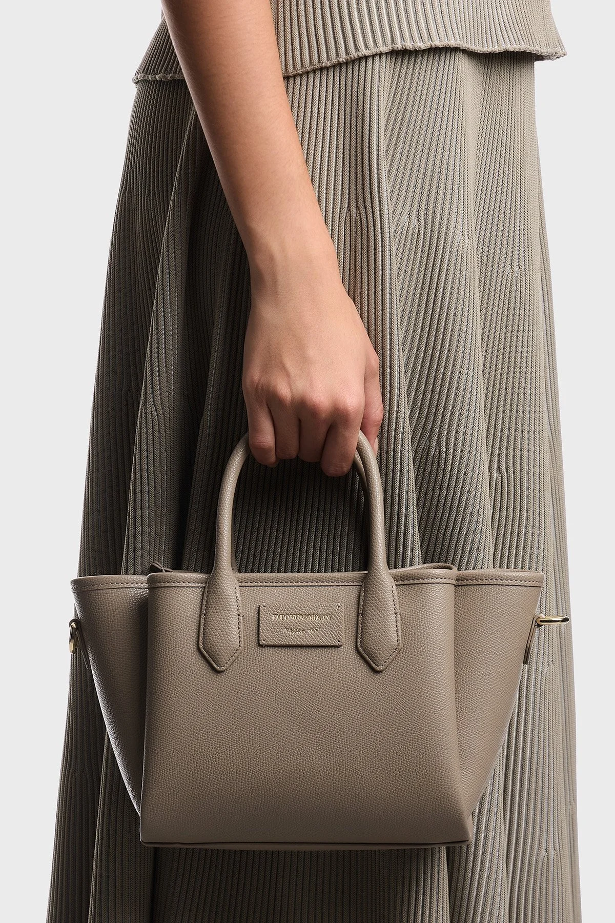 Emporio Armani Logolu Ayarlanabilir ve Çıkarılabilir Askılı Bayan Çanta EW002328 AF17799 M1345 TOPRAK - 4