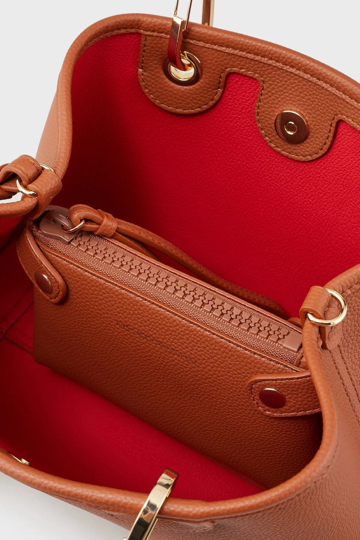 Emporio Armani Logolu Ayarlanabilir ve Çıkarılabilir Omuz Askılı Bayan Çanta Y3D166 YFO5B 85550 TABA - 5